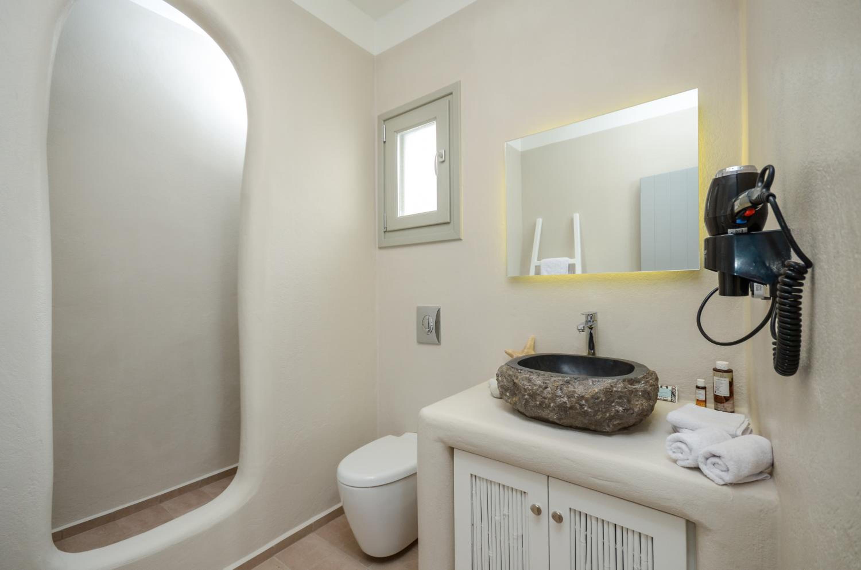 Aphrodite Luxury Apartments photo 4