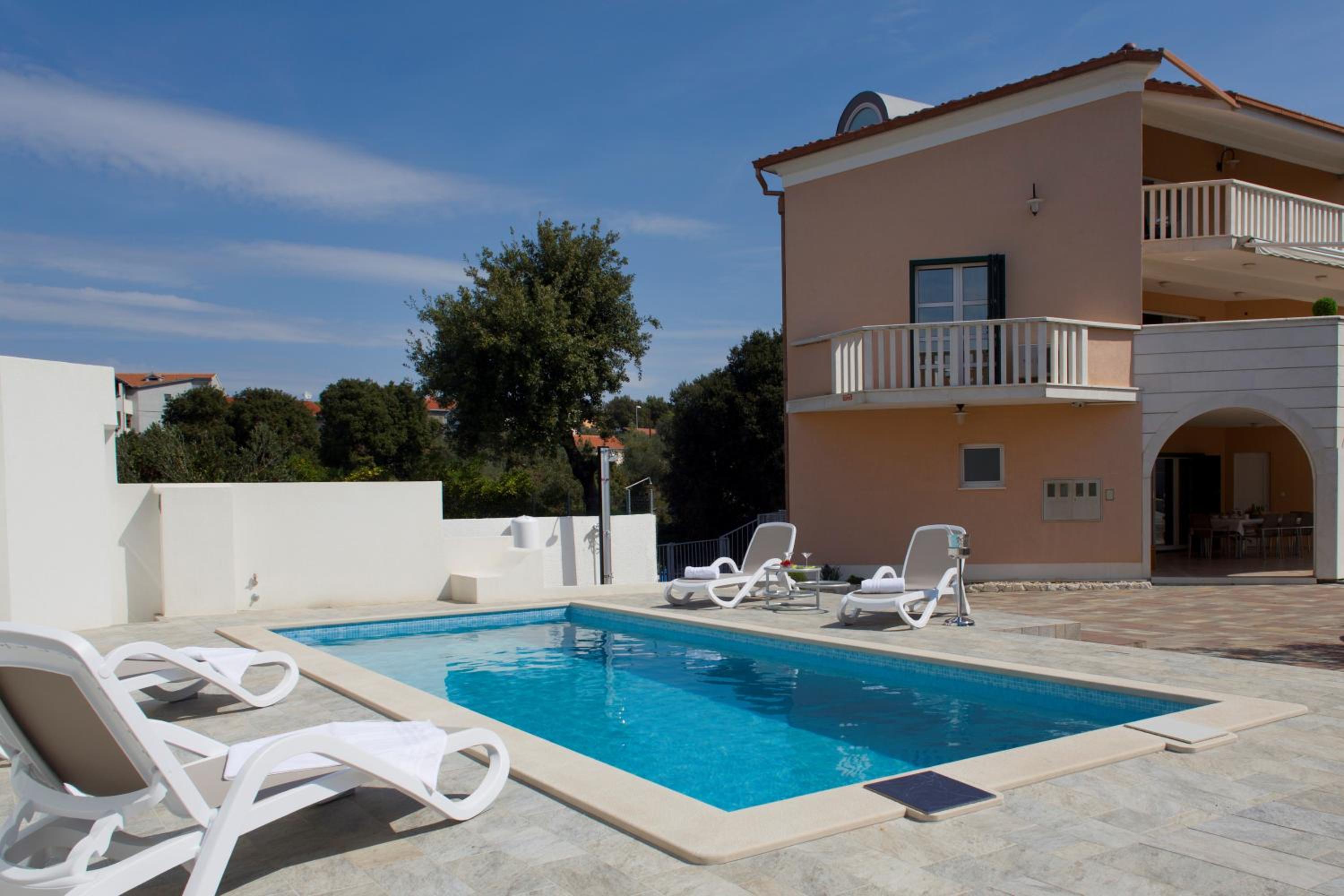 Villa Omnes view 2