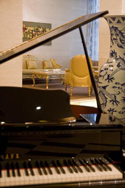 Golden Coast Hotel
