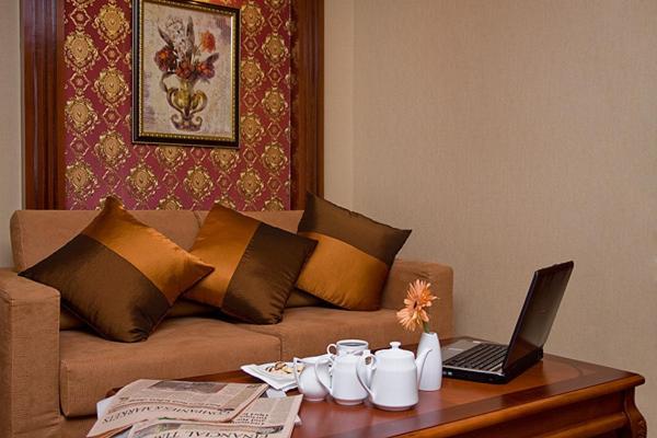 Golden Coast Hotel
