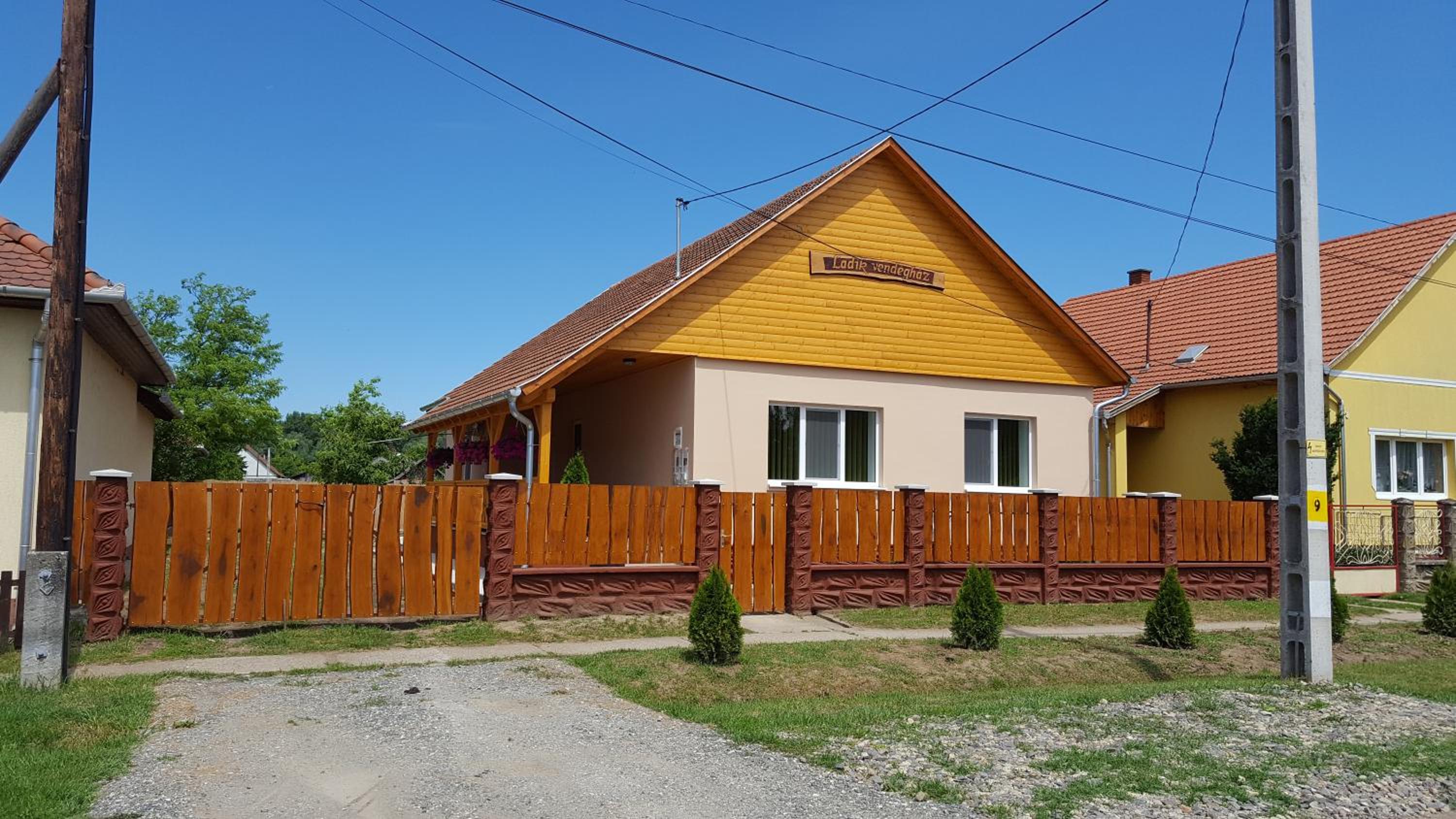 Ladik Vendégház view 3