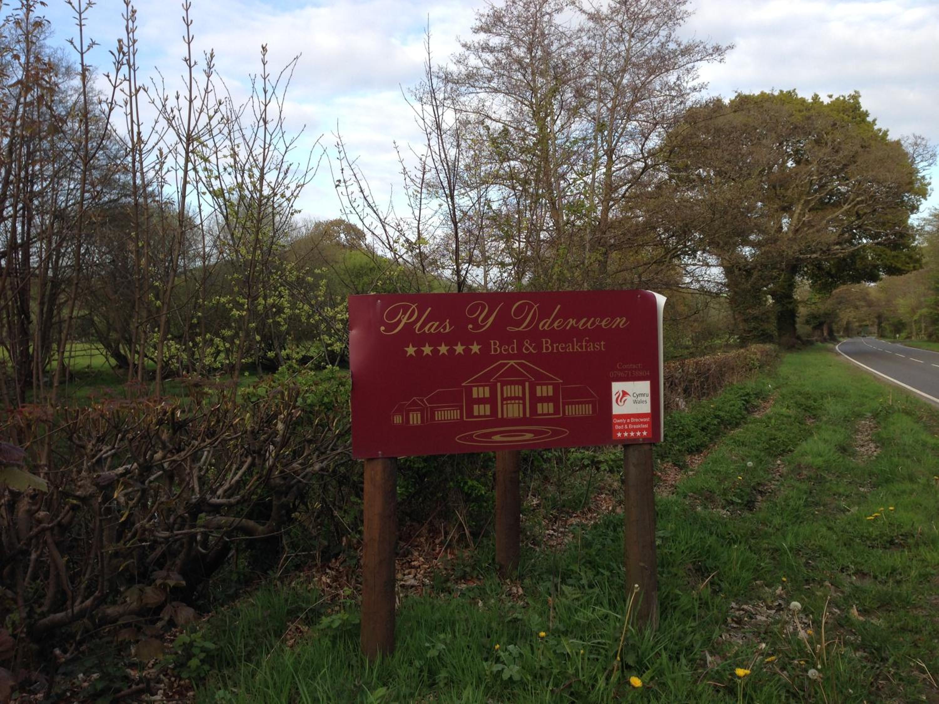 Plas Y Dderwen Bed and Breakfast