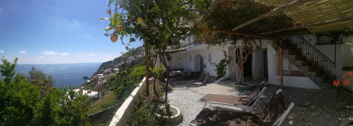 Mareluna Holiday Home