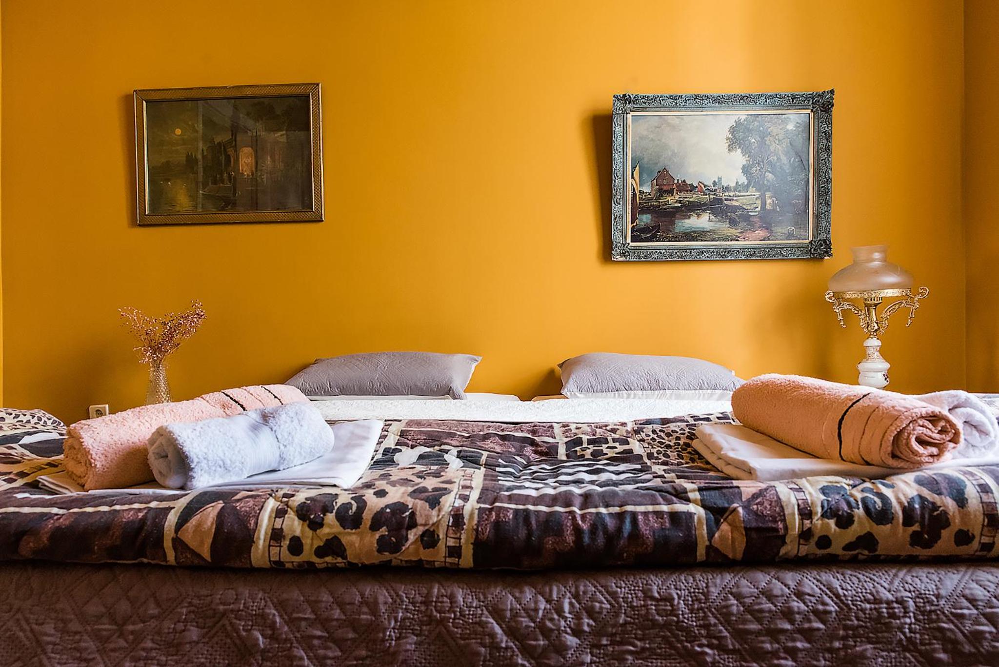 Athens Quinta