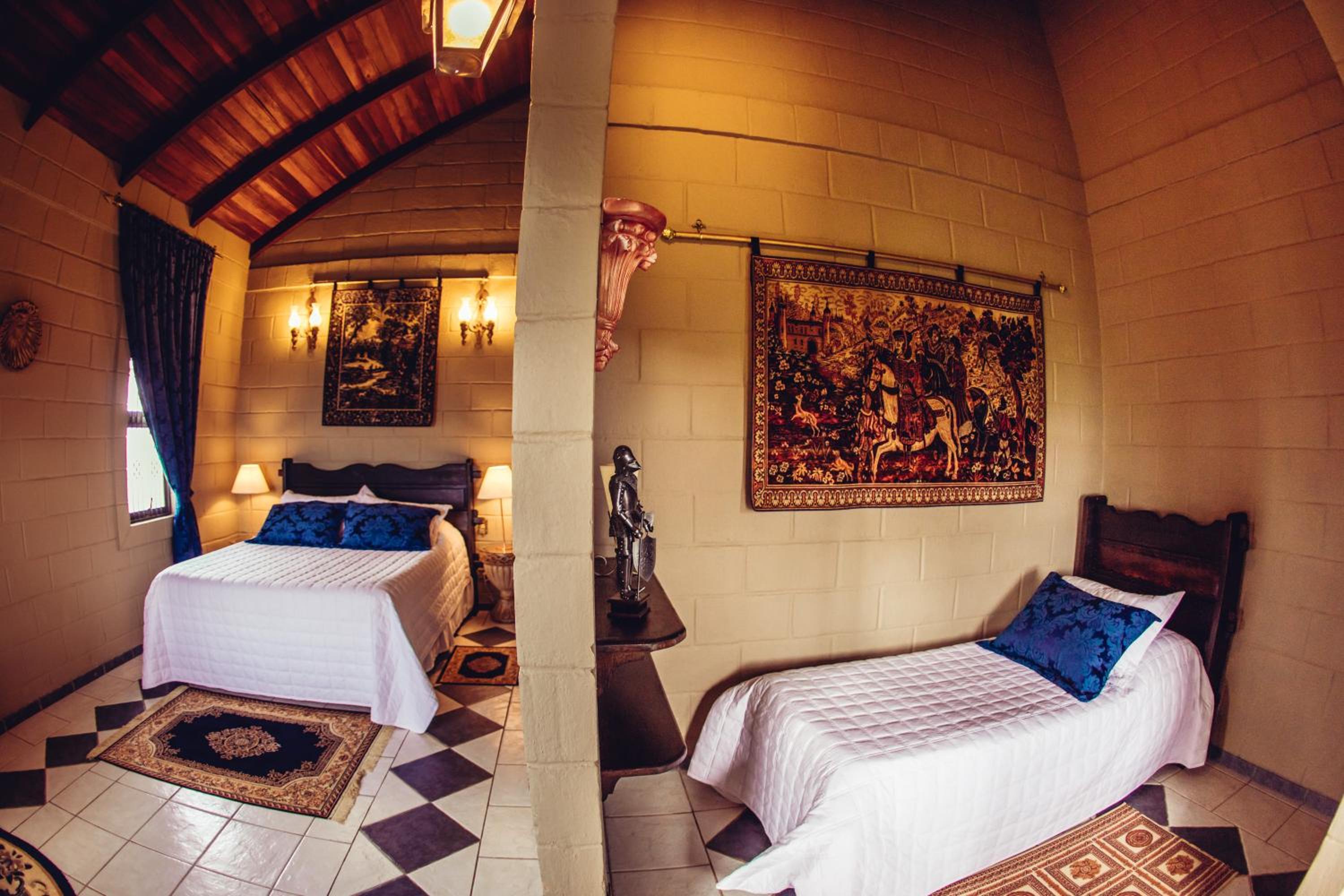 Pousada Camelot Inn