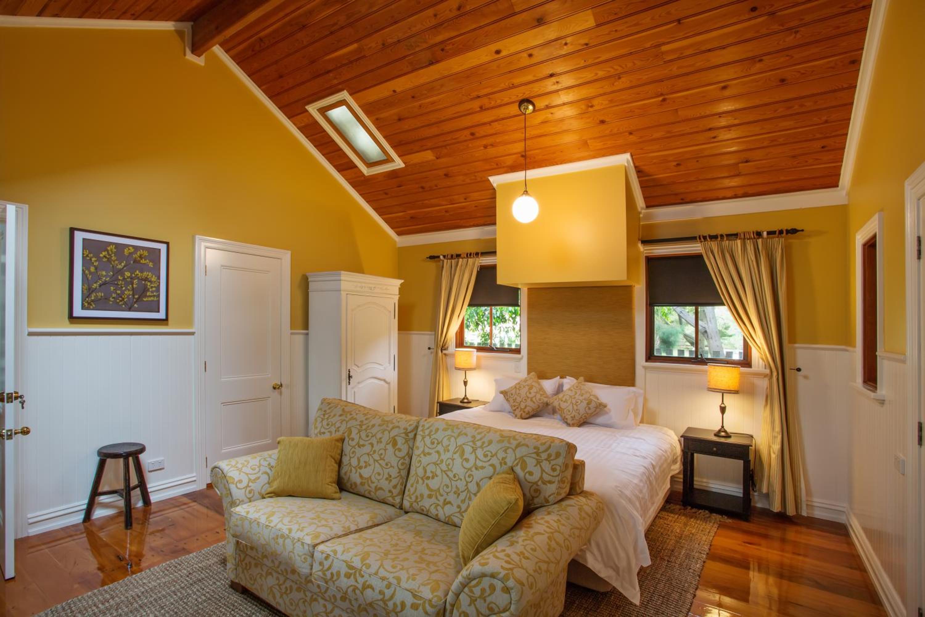 Oak Tree Lodge
