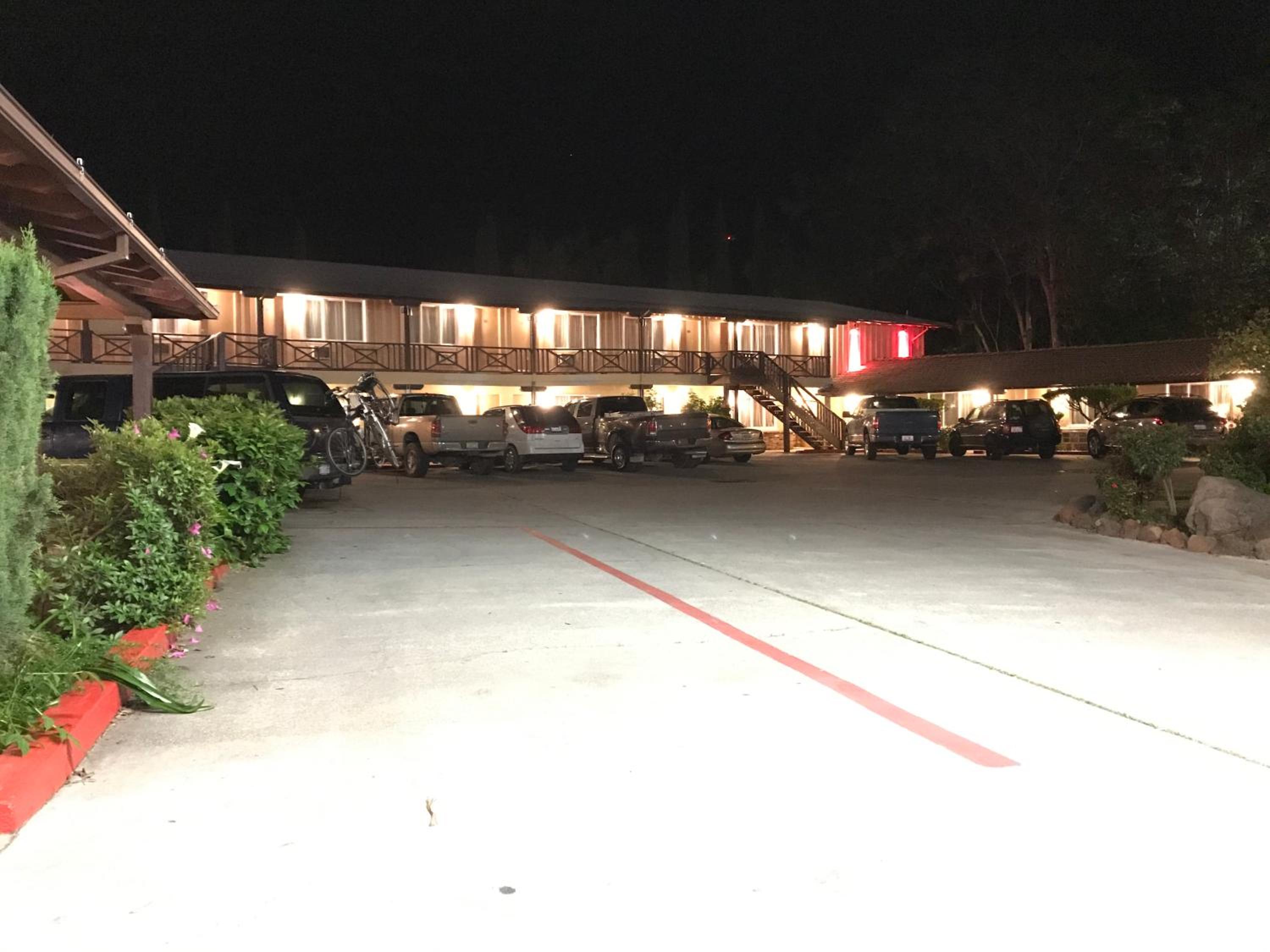 Red Bluff Vacations - Red Bluff Inn - Property Image 5