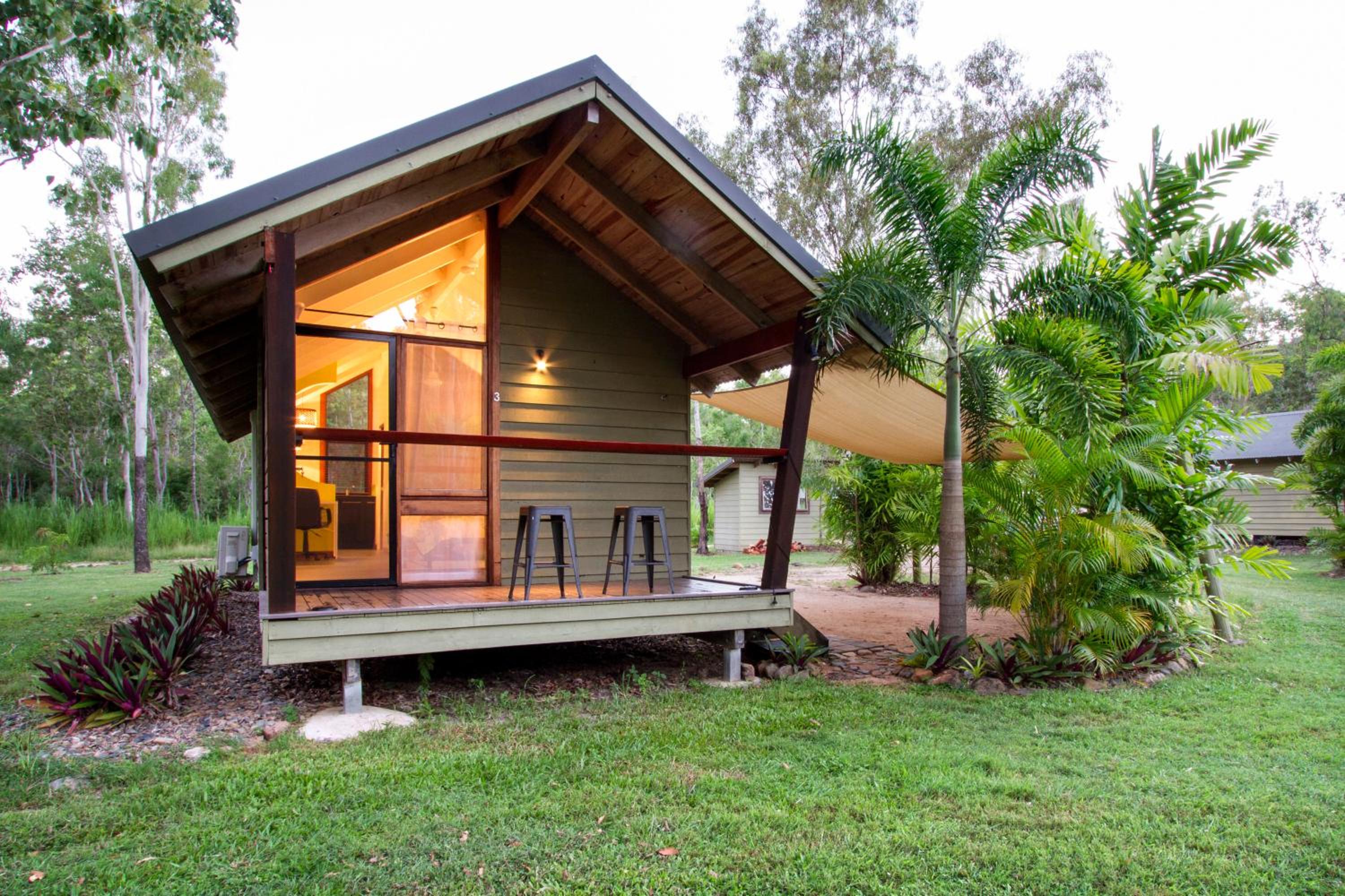 Airlie Beach Eco Cabins - Adults Only