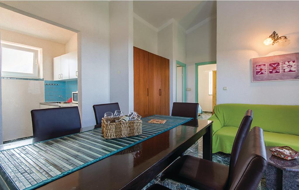 Apartments Ivo 1328