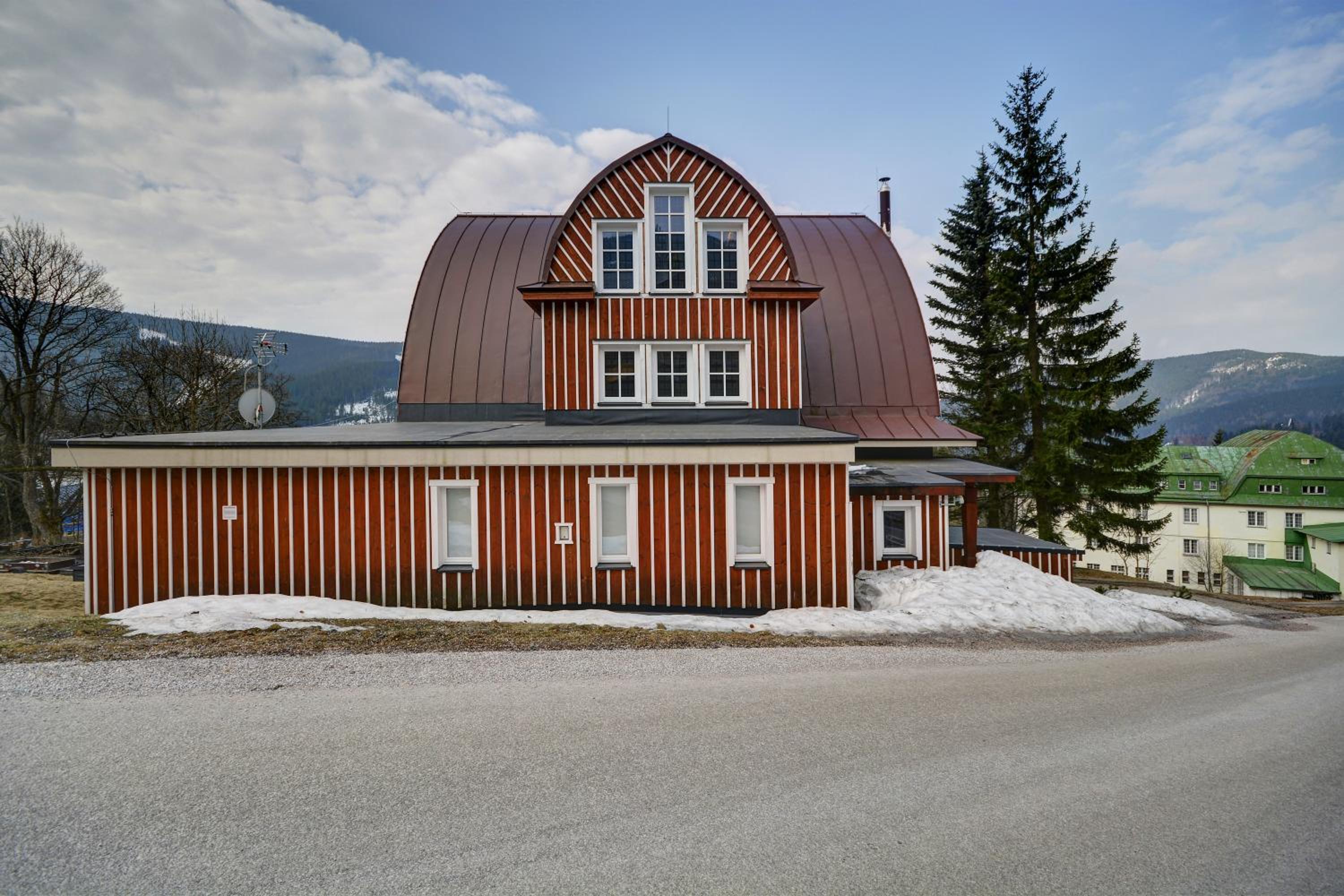 Hotel Pension Villa Miluška - Image 1