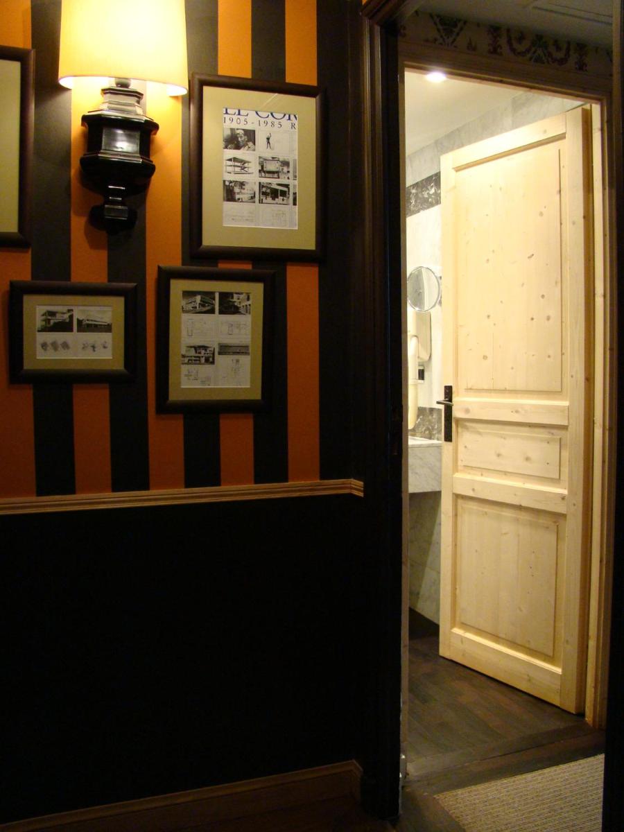 hotel reception