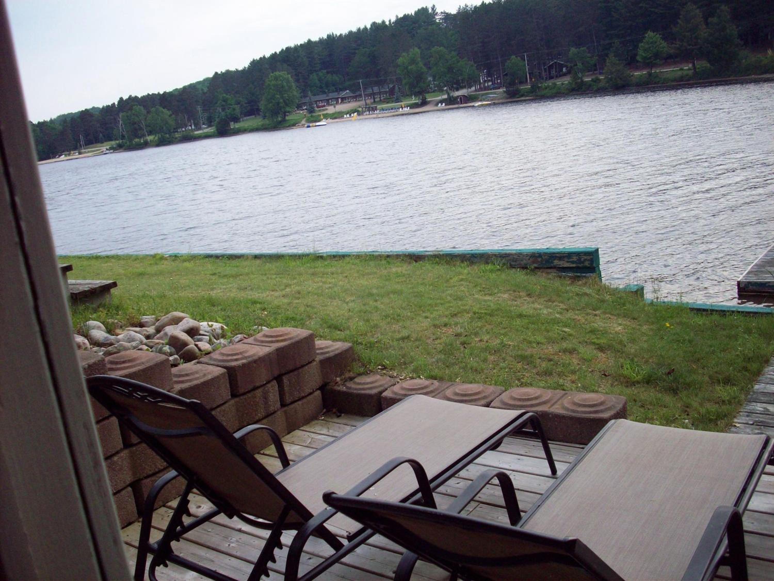 Algonquin Lakeside Inn
