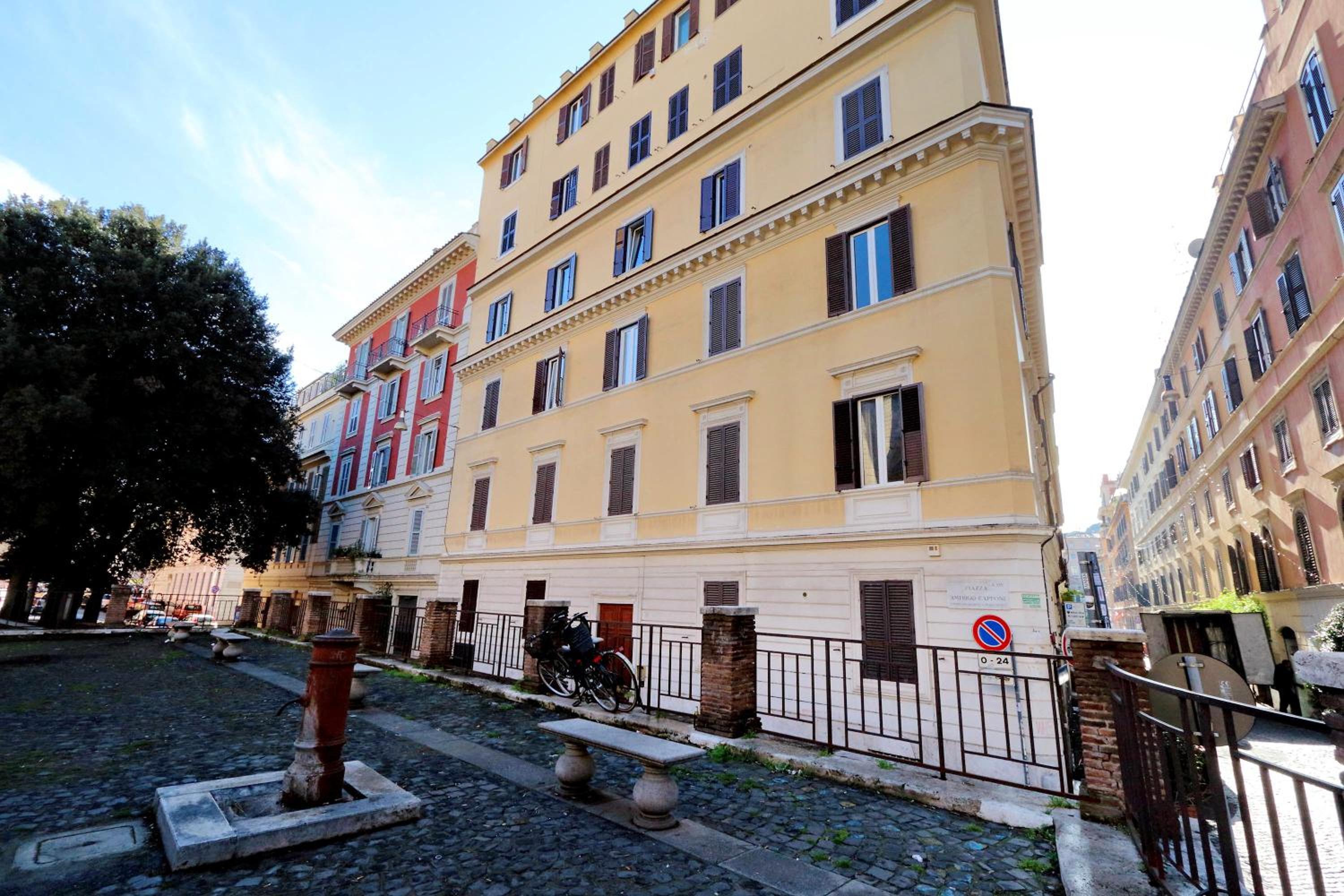 Piazza Capponi Apartment