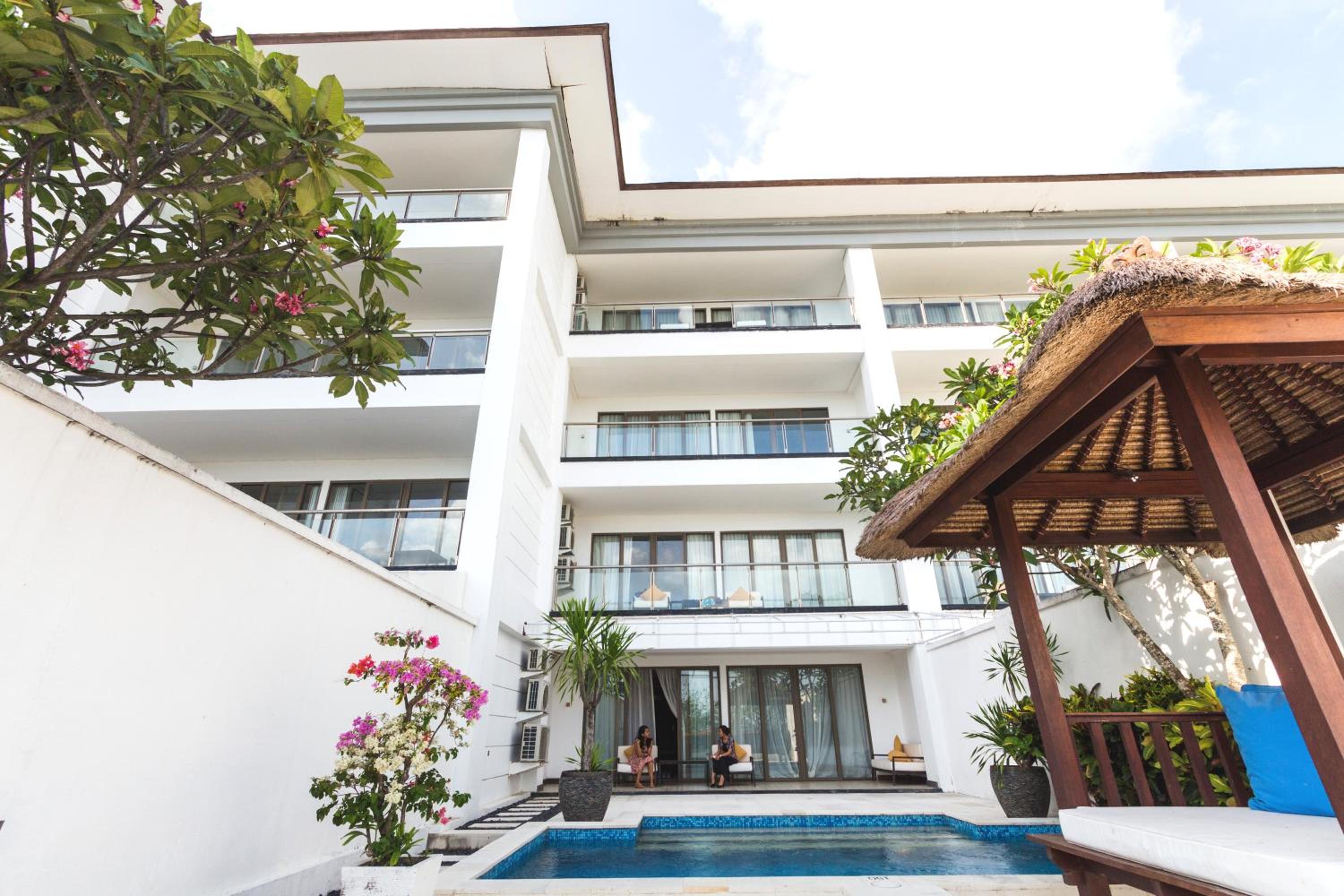 Lv8 Resort Hotel - Image 1