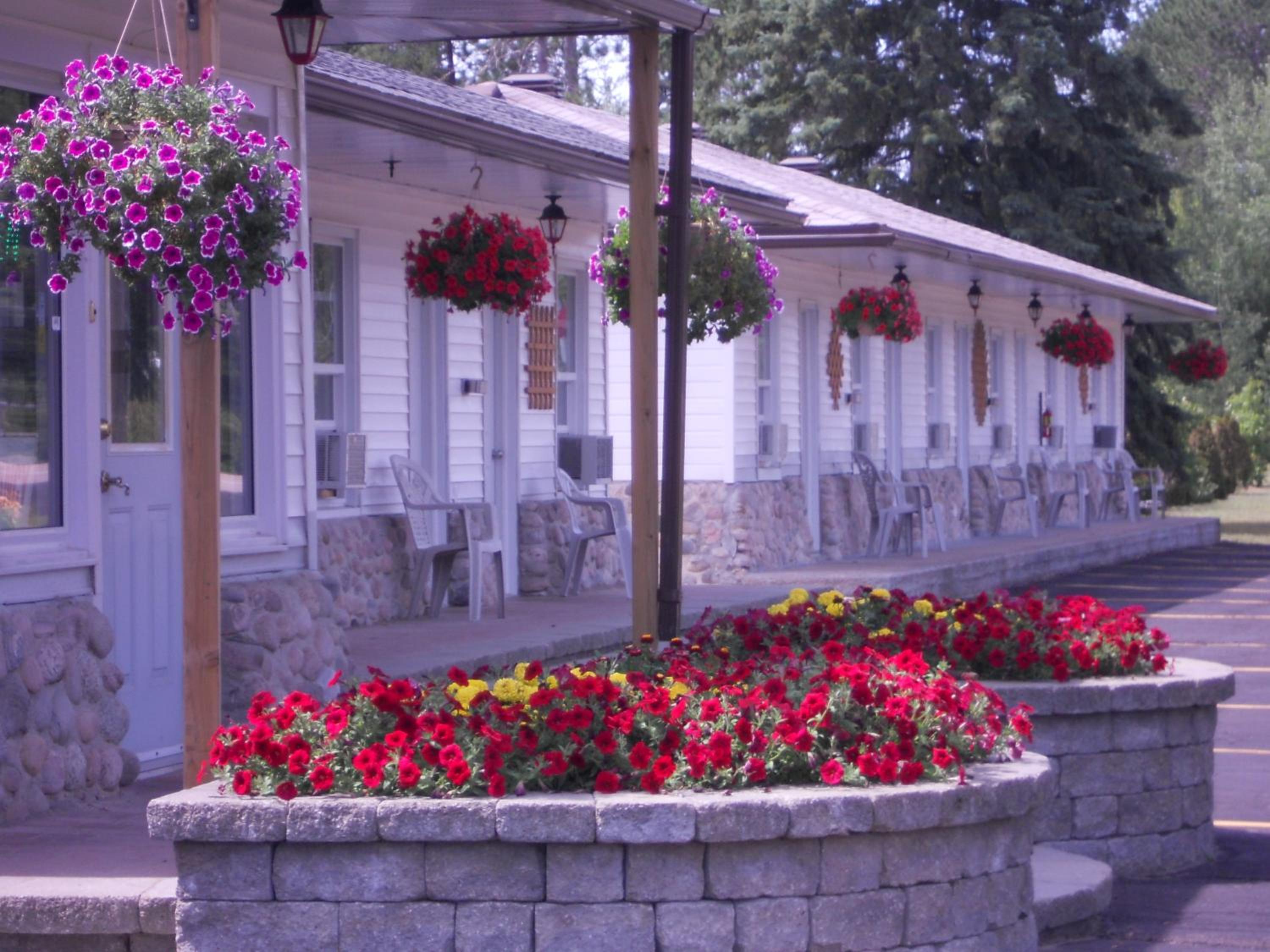 Deep River Motel
