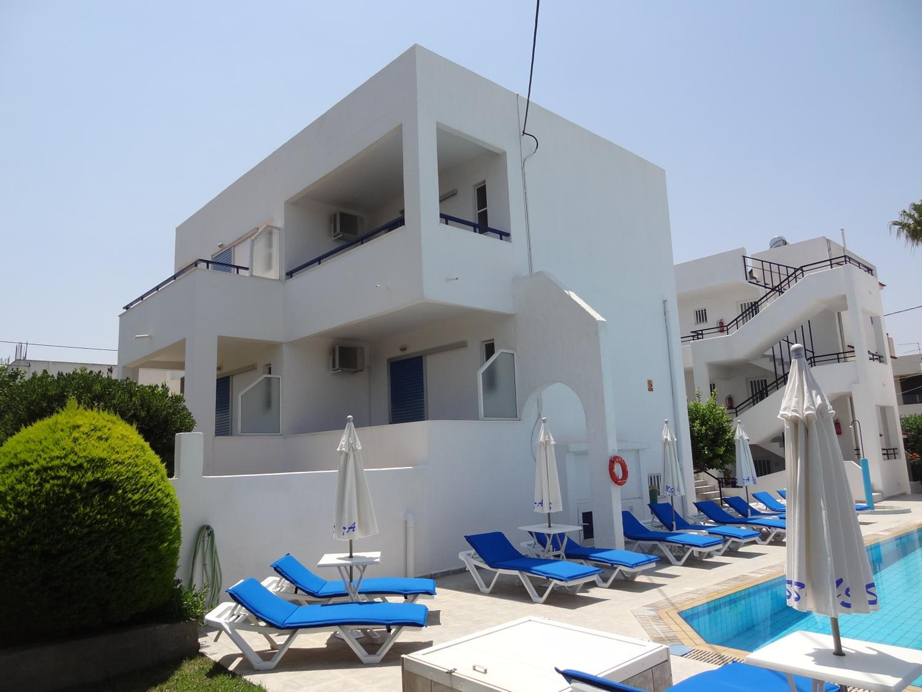 Hotel Michalis Studios & Apartments - Image 1