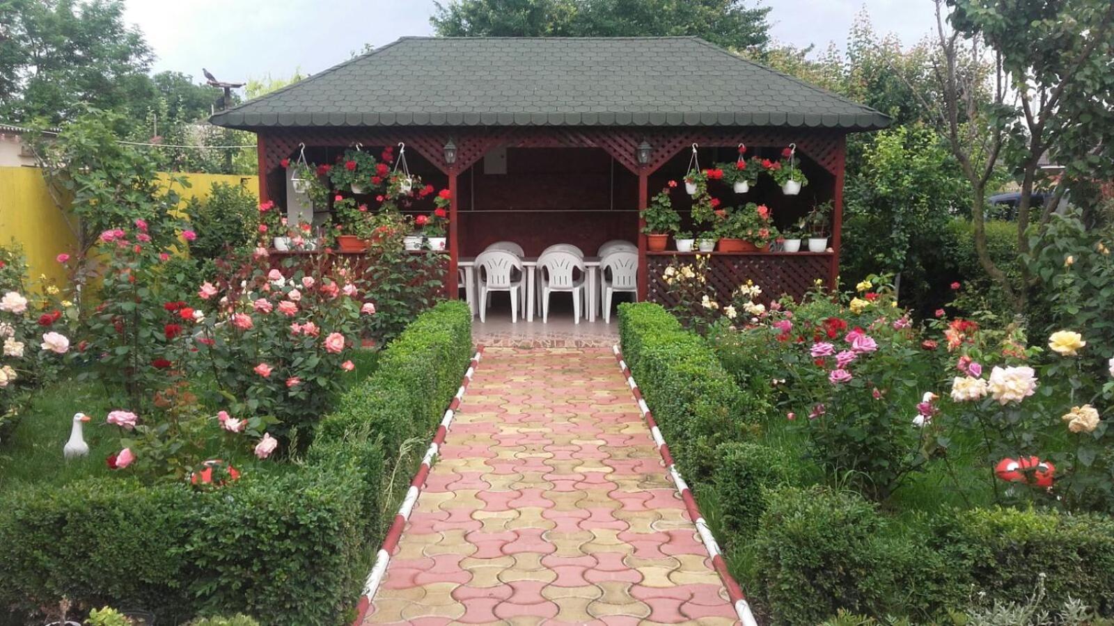 Casa Cu Flori Corbu