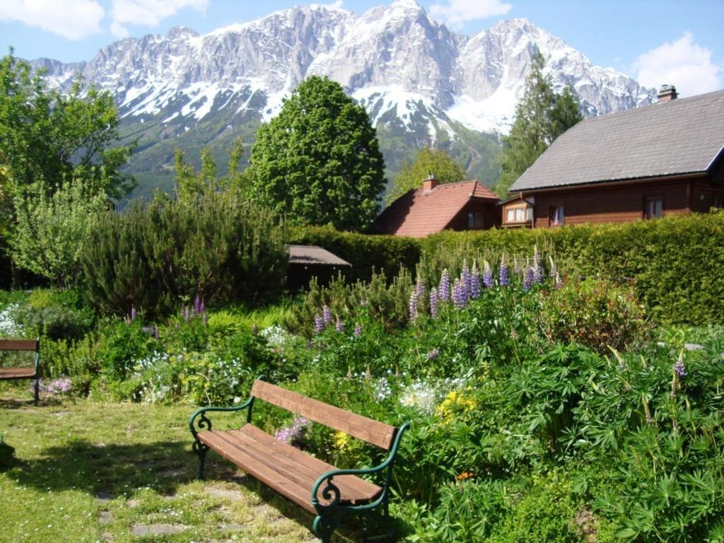Pension Tilly
