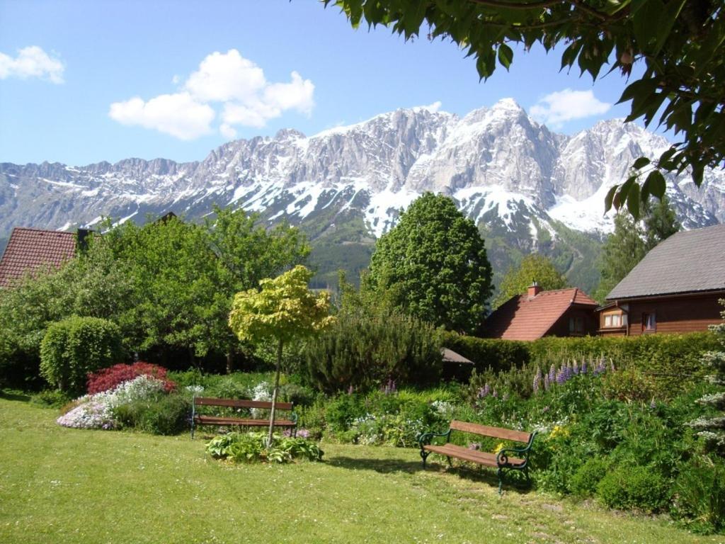 Pension Tilly