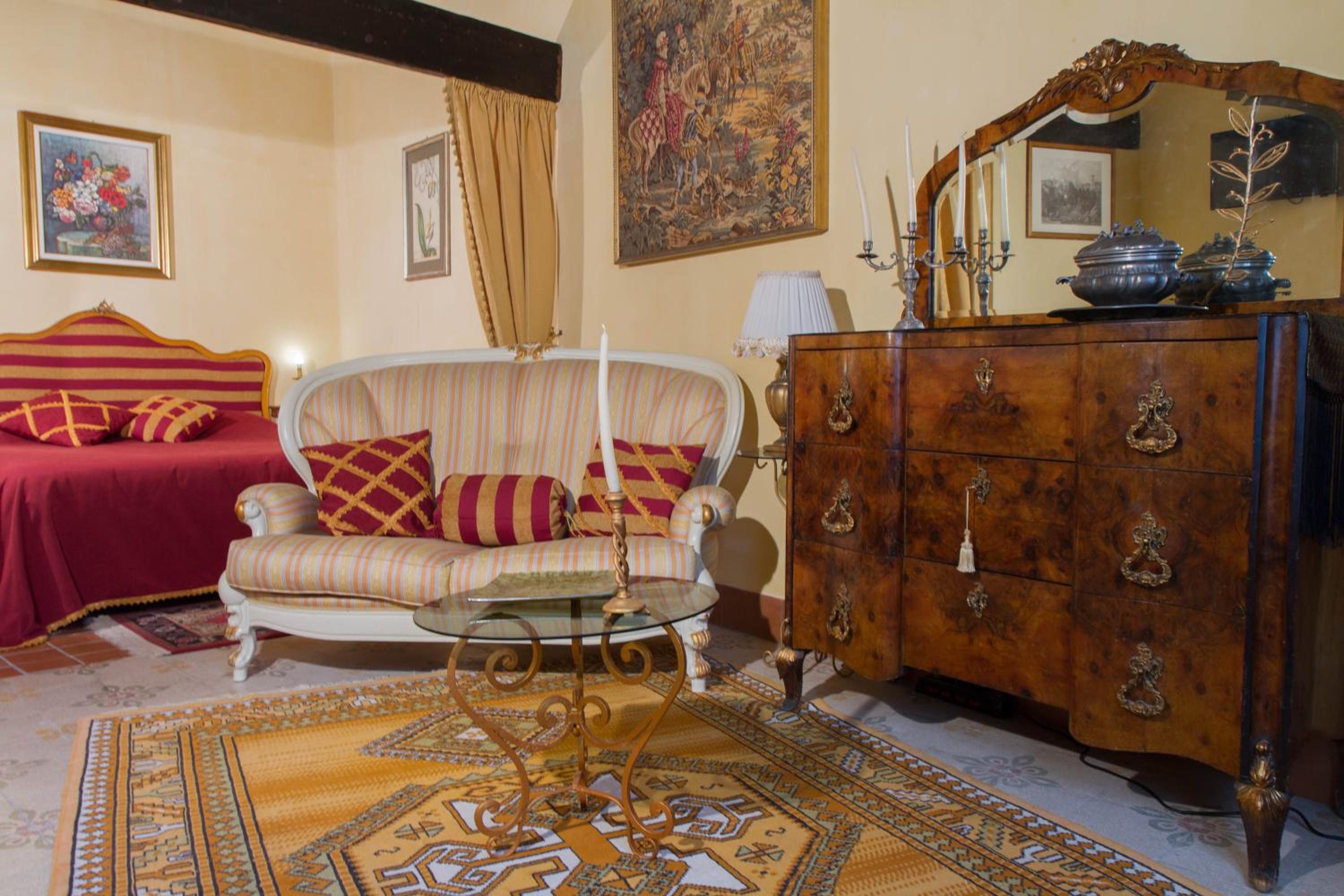 Roccamelia Historic Houses