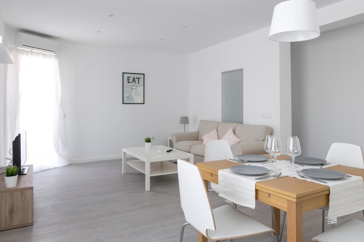 ApartUP Las Naves photo 3