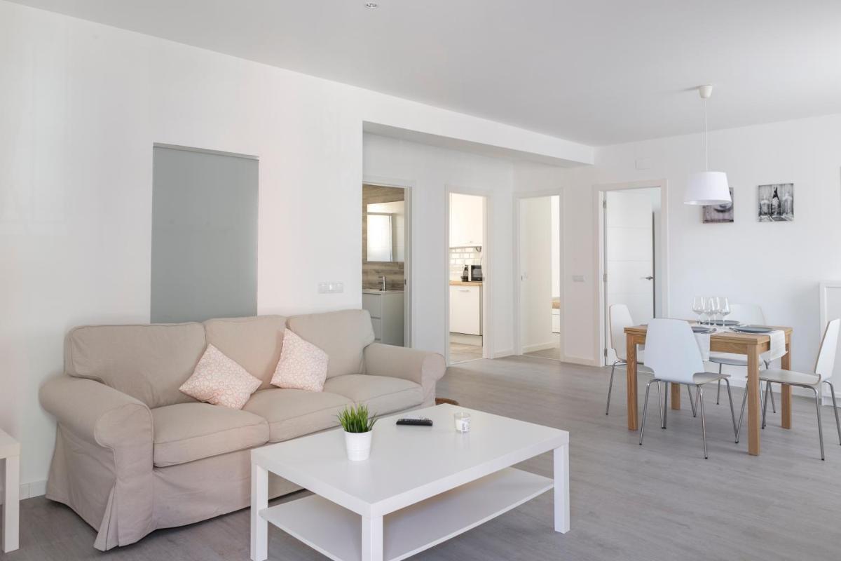 ApartUP Las Naves photo 2