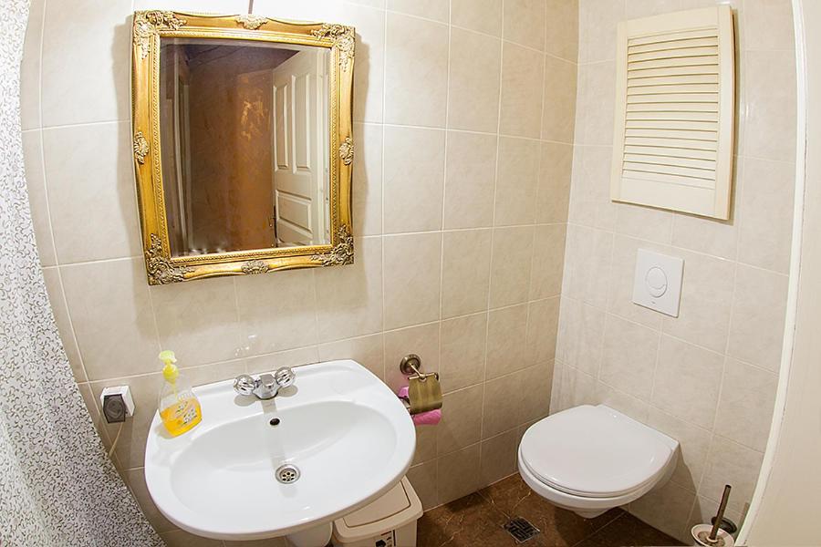 Historic Apartment near Rynor Square view 3