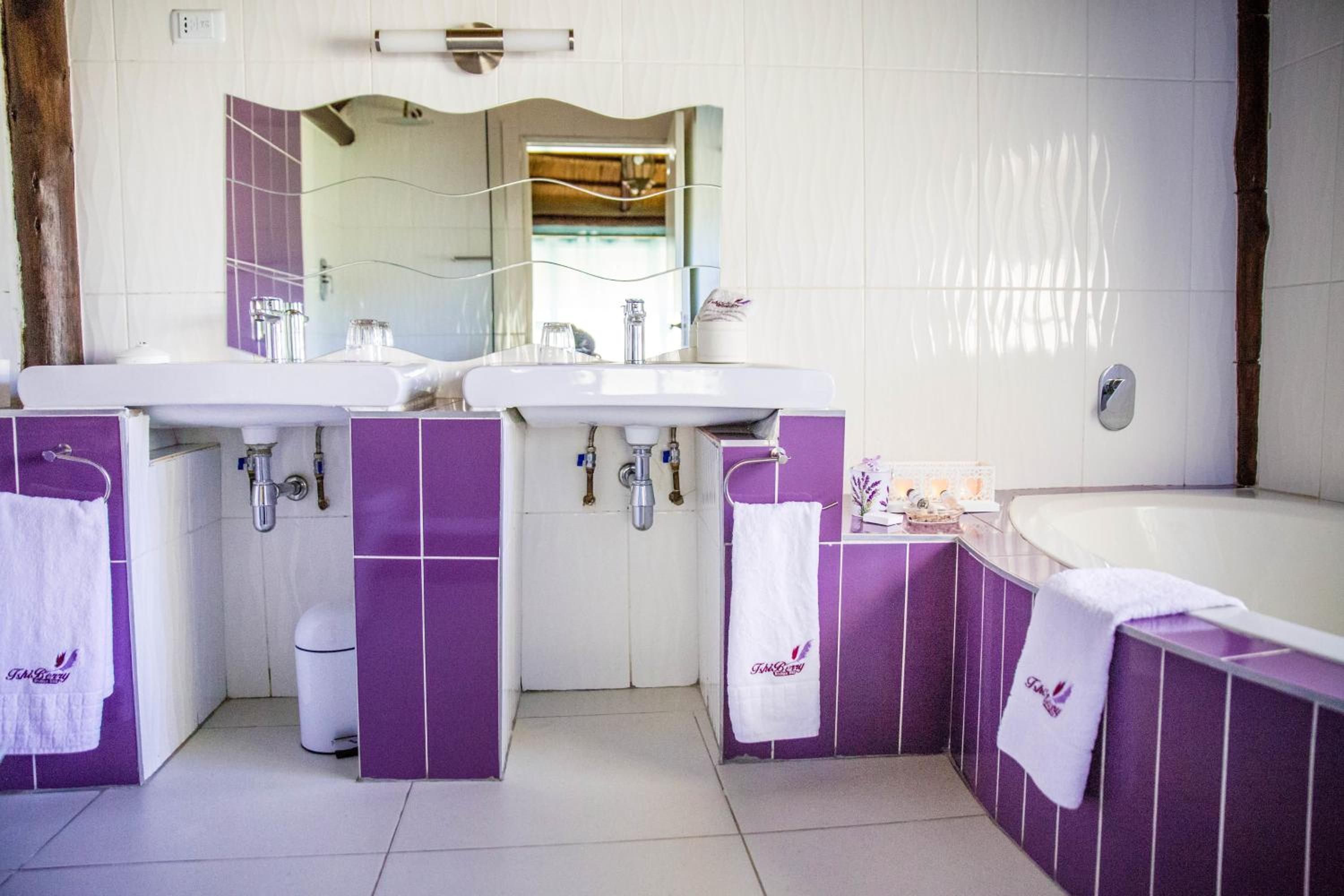TshiBerry Bed & Breakfast