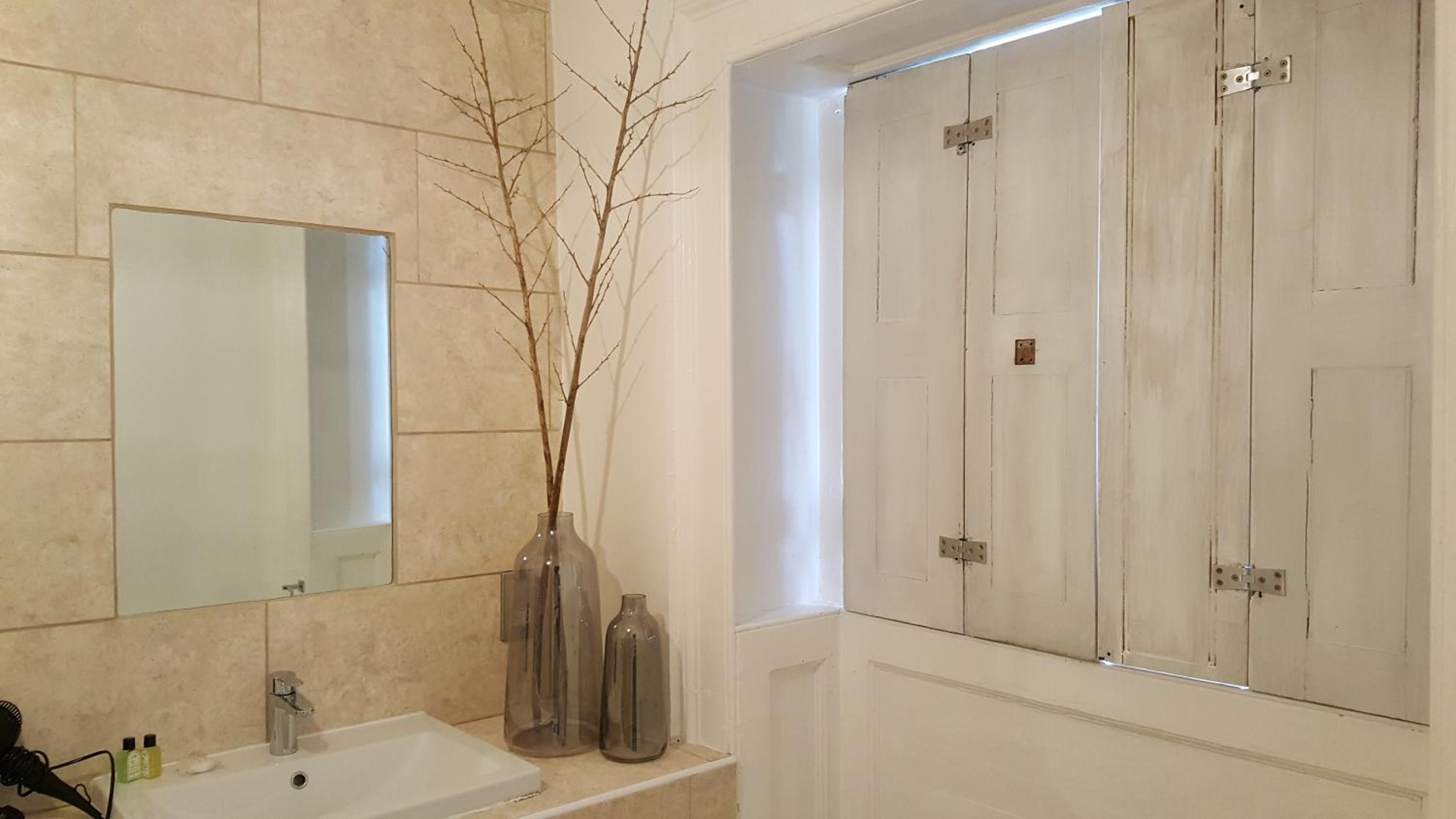 Stroud Vacations - Grigshot Apartment - Property Image 11