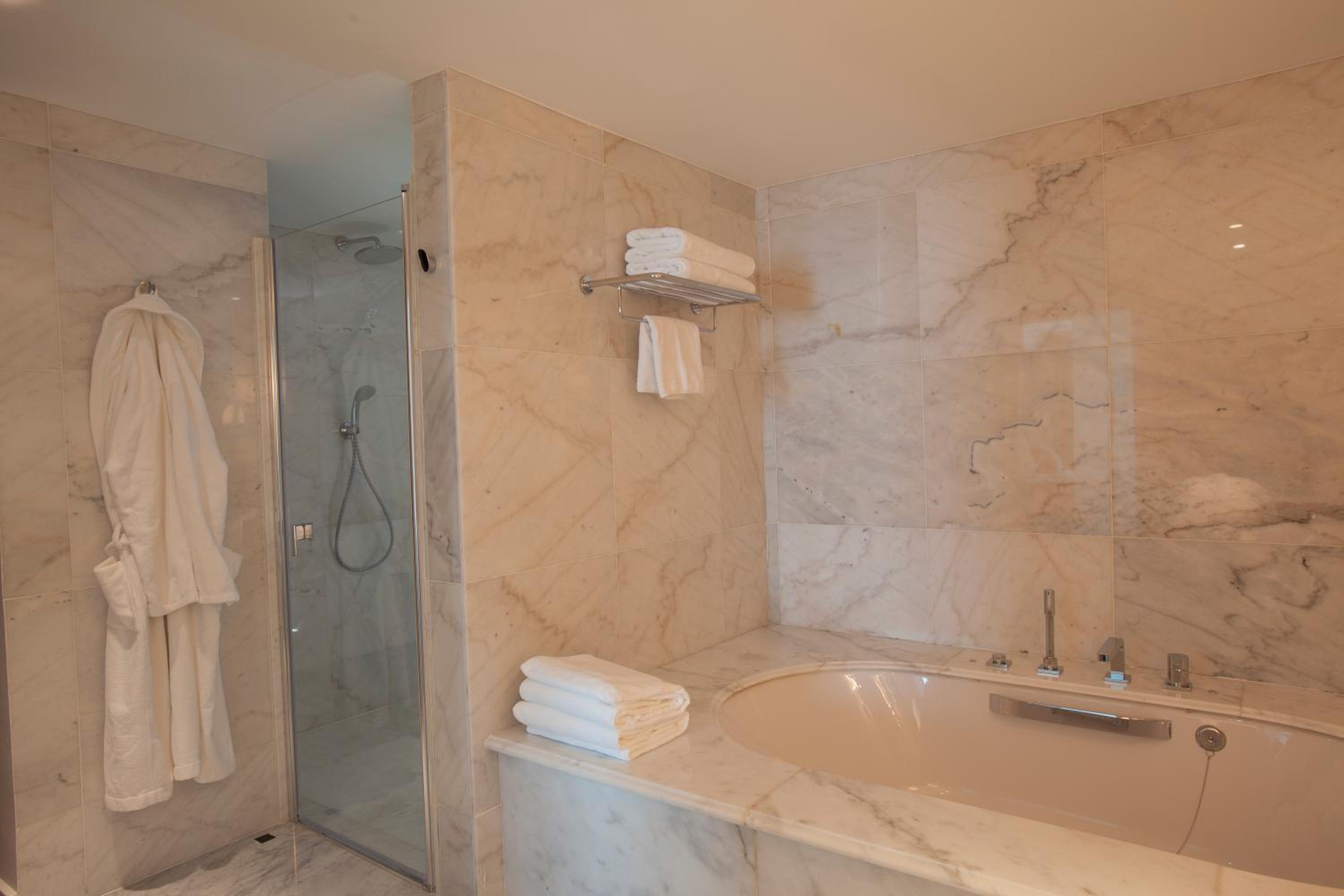Palm Camayenne