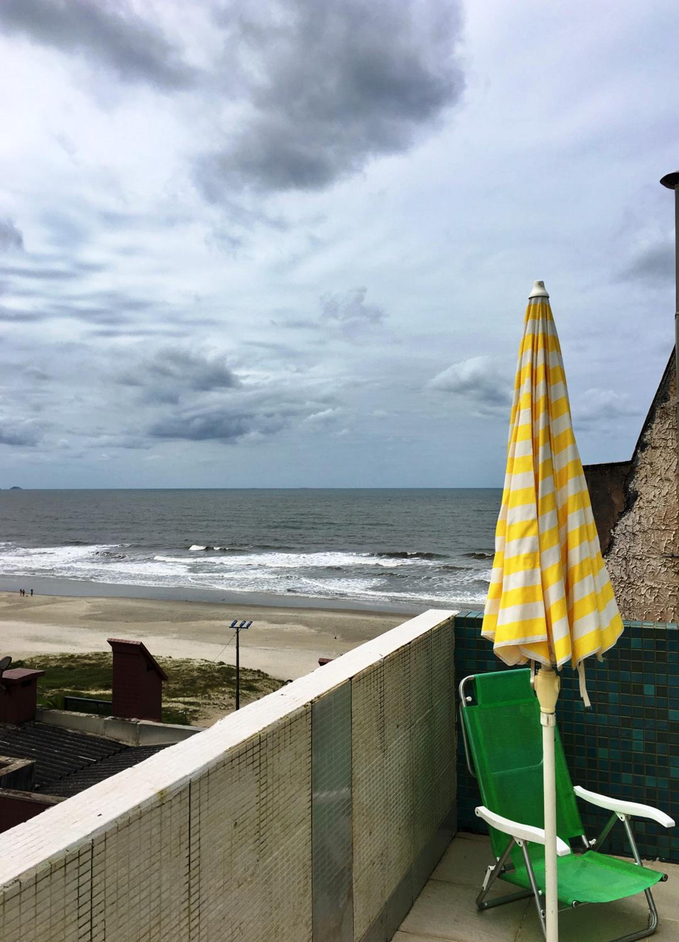 Linda Cobertura Caiobá, amplo terraço com churrasqueira, e linda vista na Av Atlântica, Edificio Frente Mar view 5