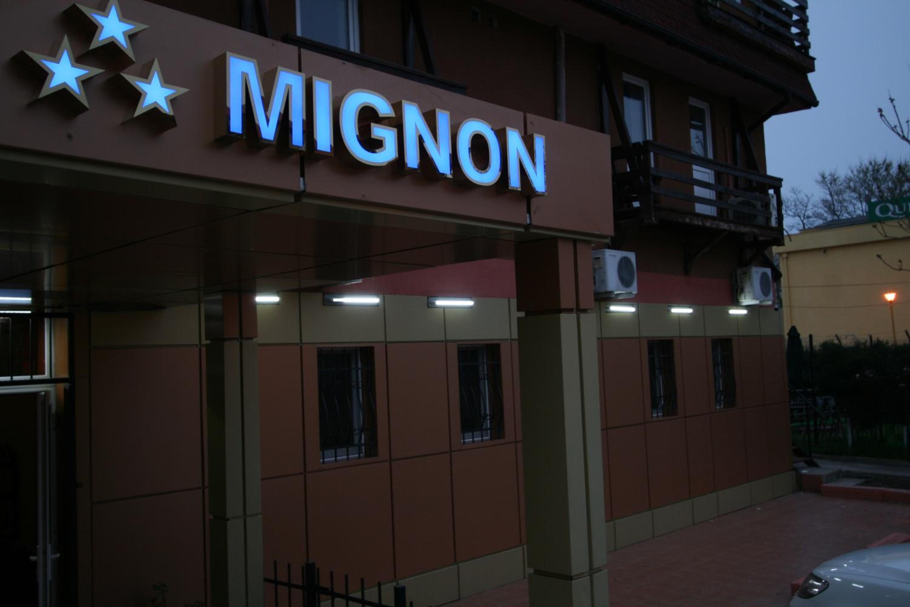 Hotel-Hostel Mignon Mamaia -private rooms with free parking