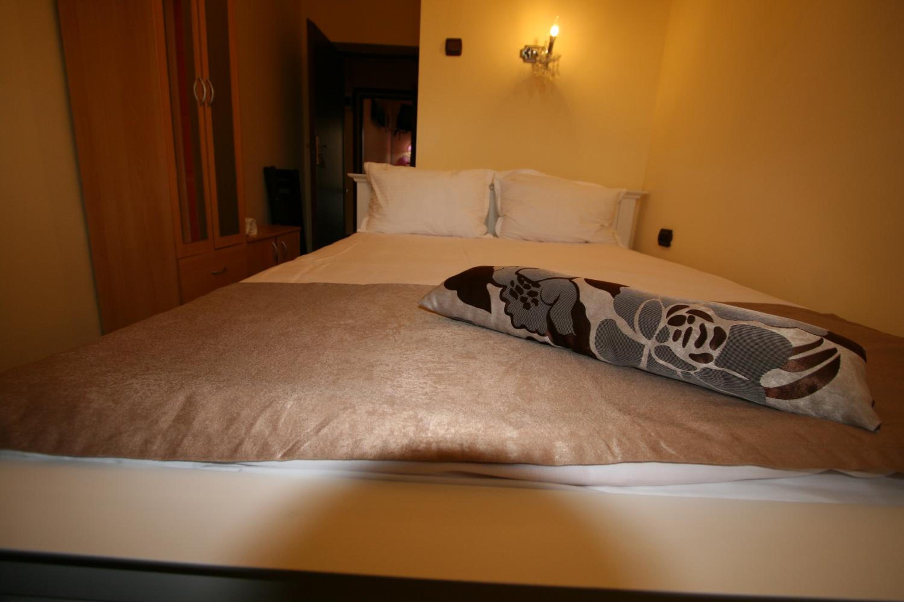 Hotel-Hostel Mignon Mamaia -private rooms with free parking