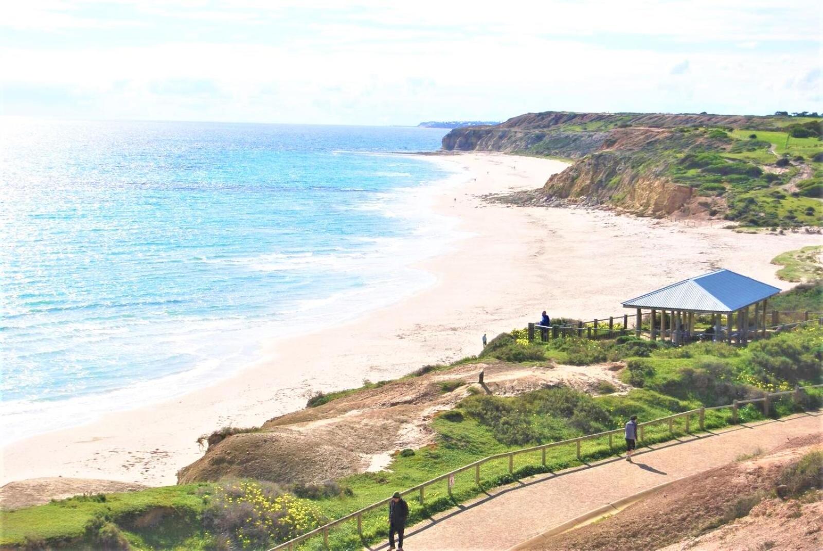 The ReTrO Beach Shack