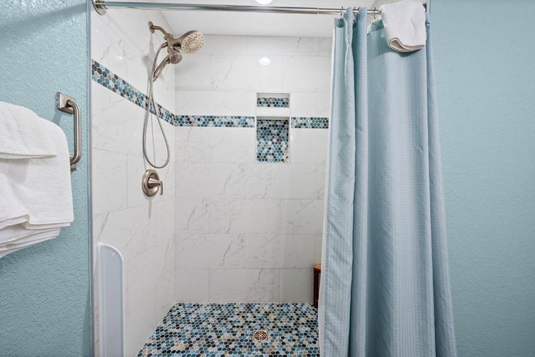 Crystal Shores West 1002 by Youngs Suncoast