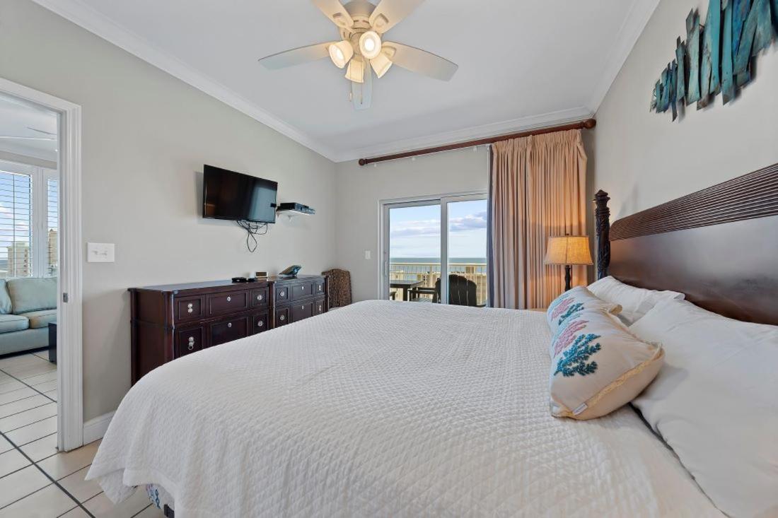 Crystal Tower 1101 by Youngs Suncoast
