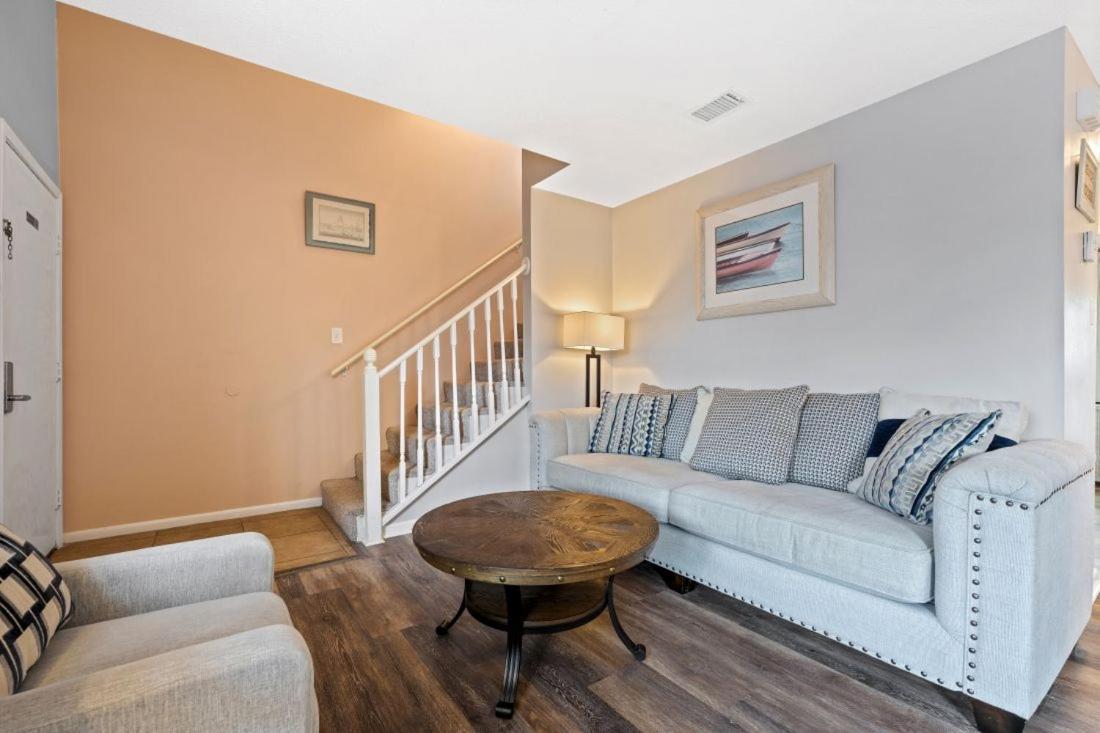 Ocean Reef 304 by Youngs Suncoast