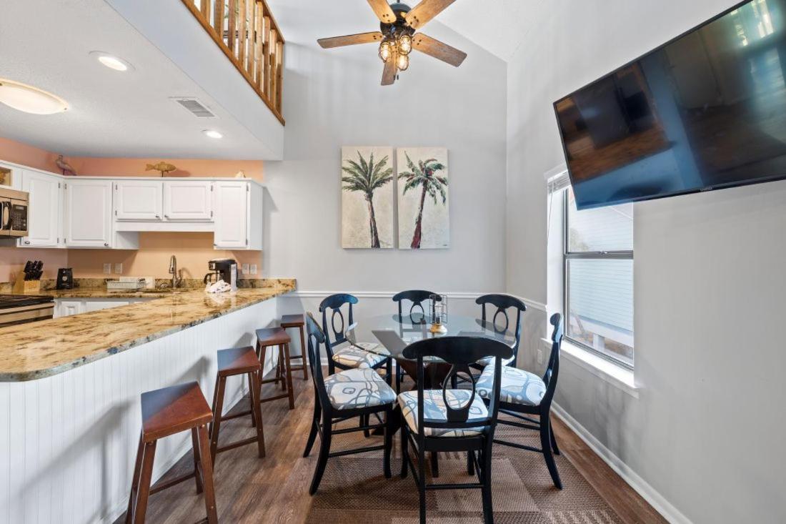 Ocean Reef 304 by Youngs Suncoast