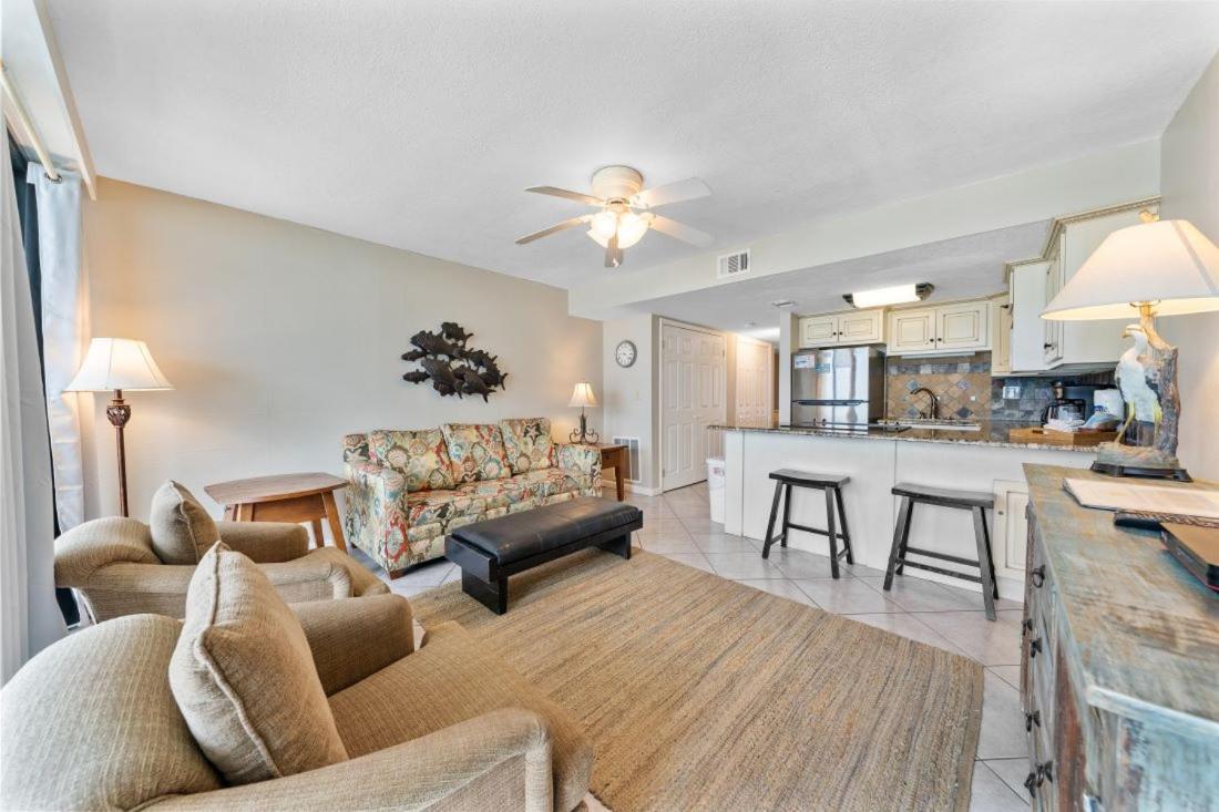 Island Winds West 675 by Youngs Suncoast
