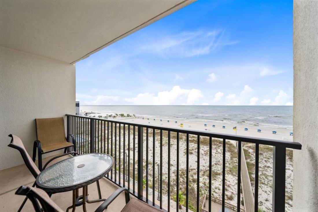 Island Winds West 675 by Youngs Suncoast