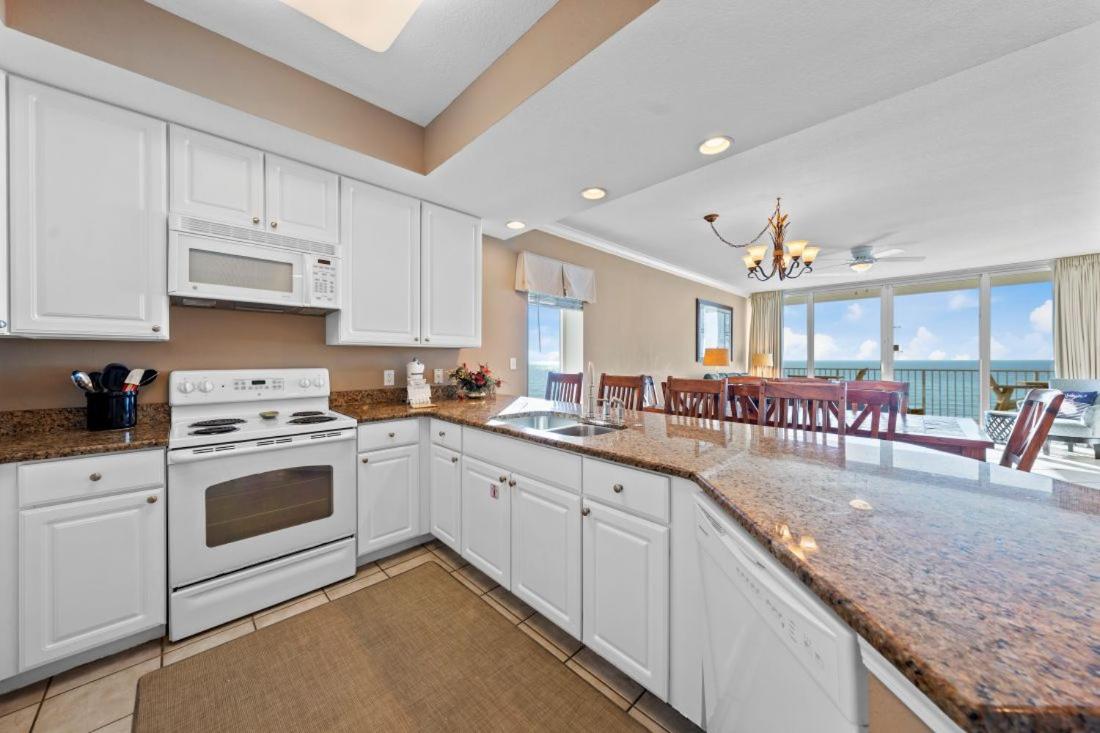 San Carlos 701 by Youngs Suncoast