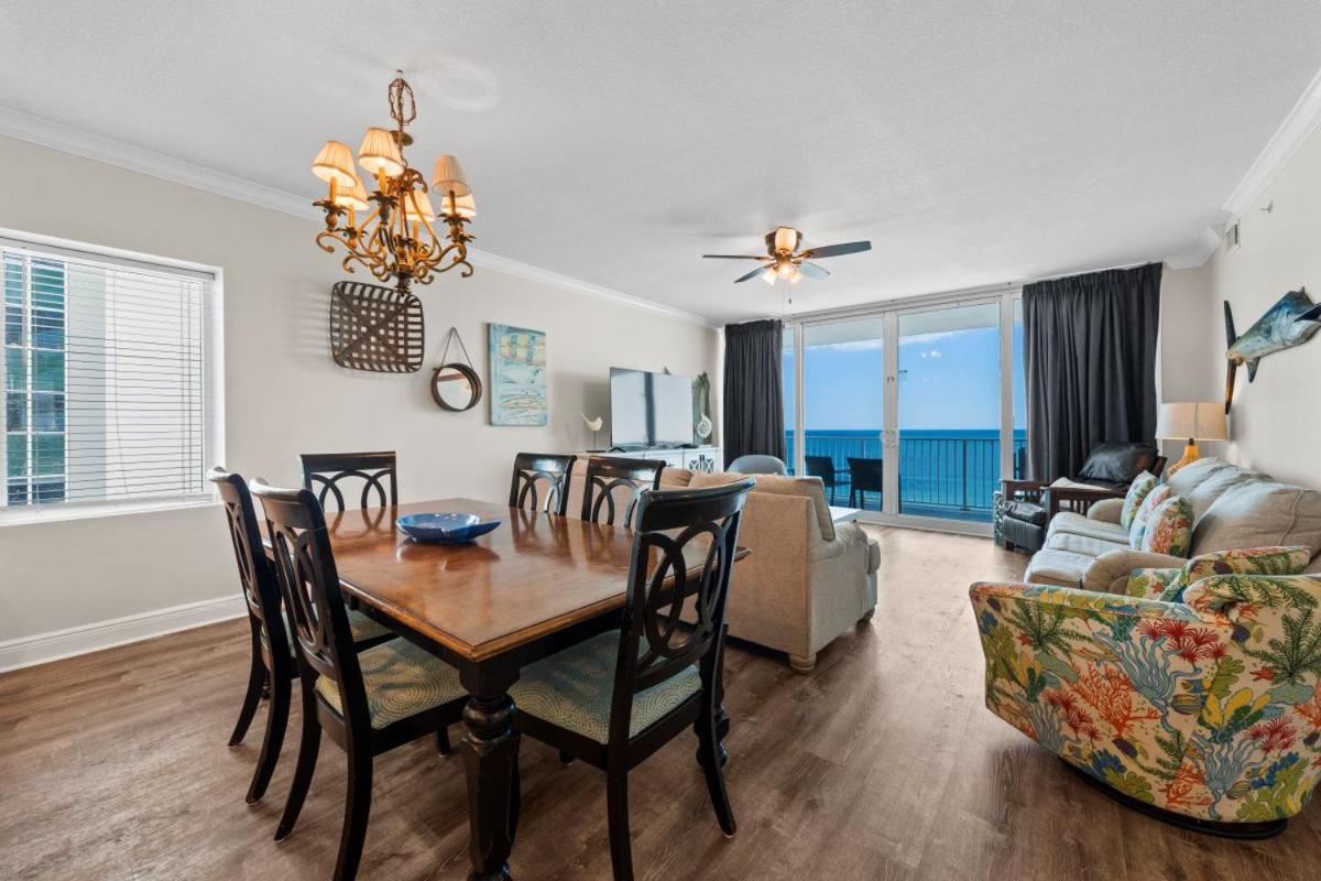San Carlos 1001 by Youngs Suncoast