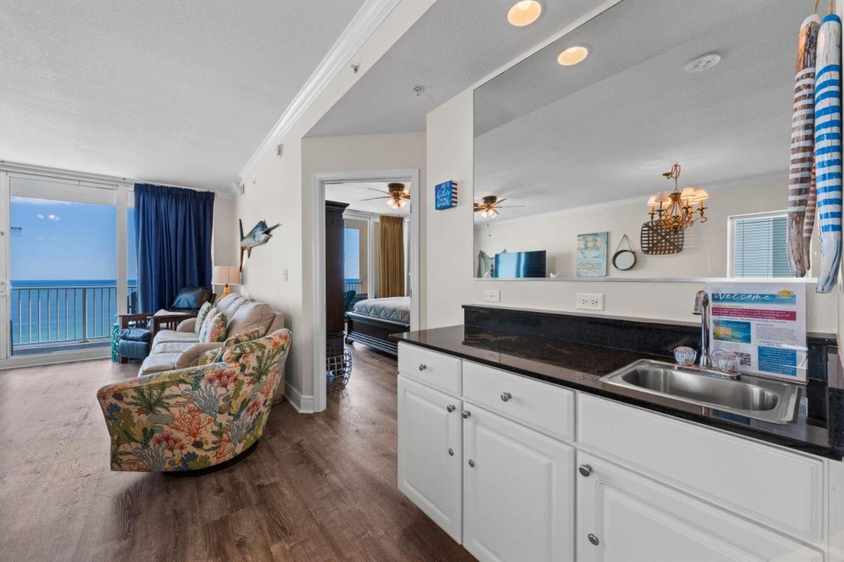 San Carlos 1001 by Youngs Suncoast