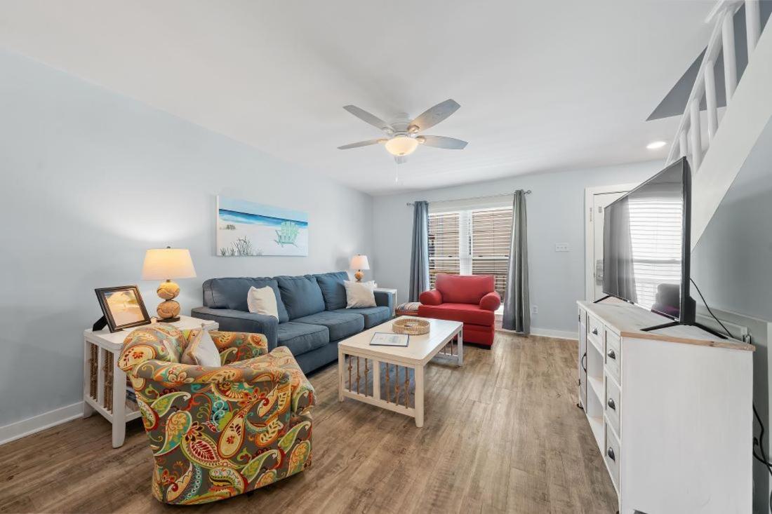 Sand Dollar 28 by Youngs Suncoast