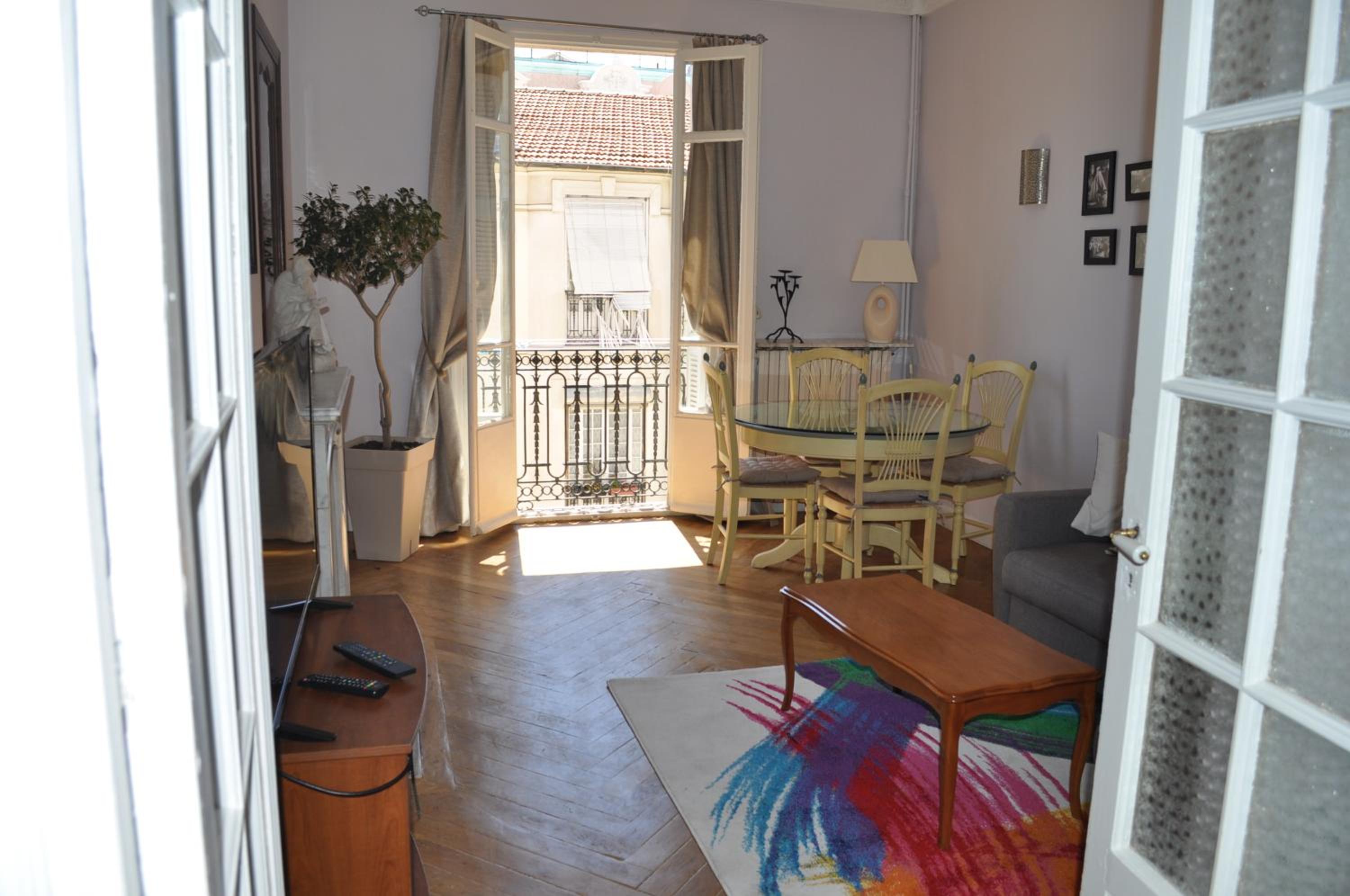 Appartement carre d'or photo 5
