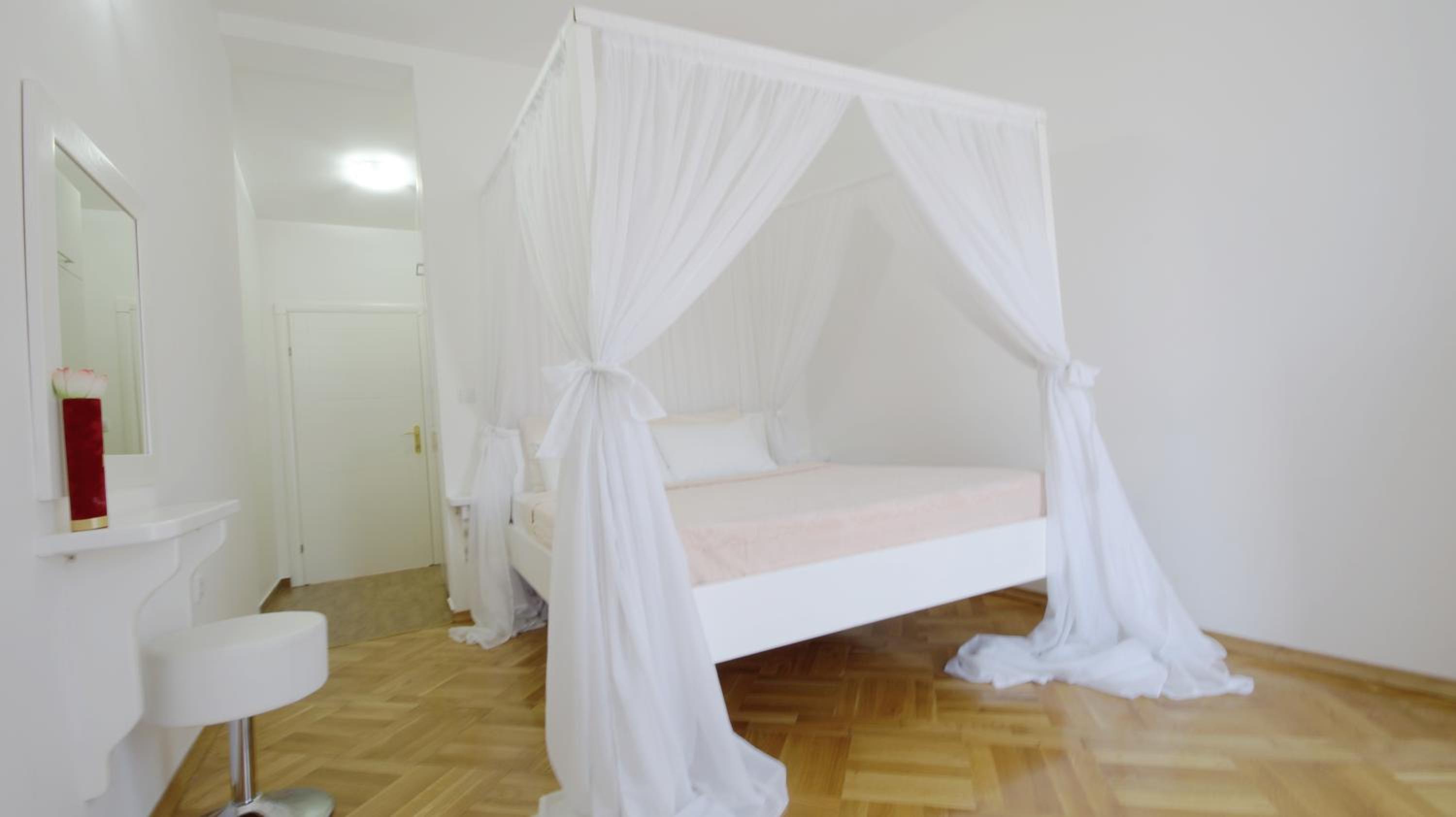 Apartments Miković