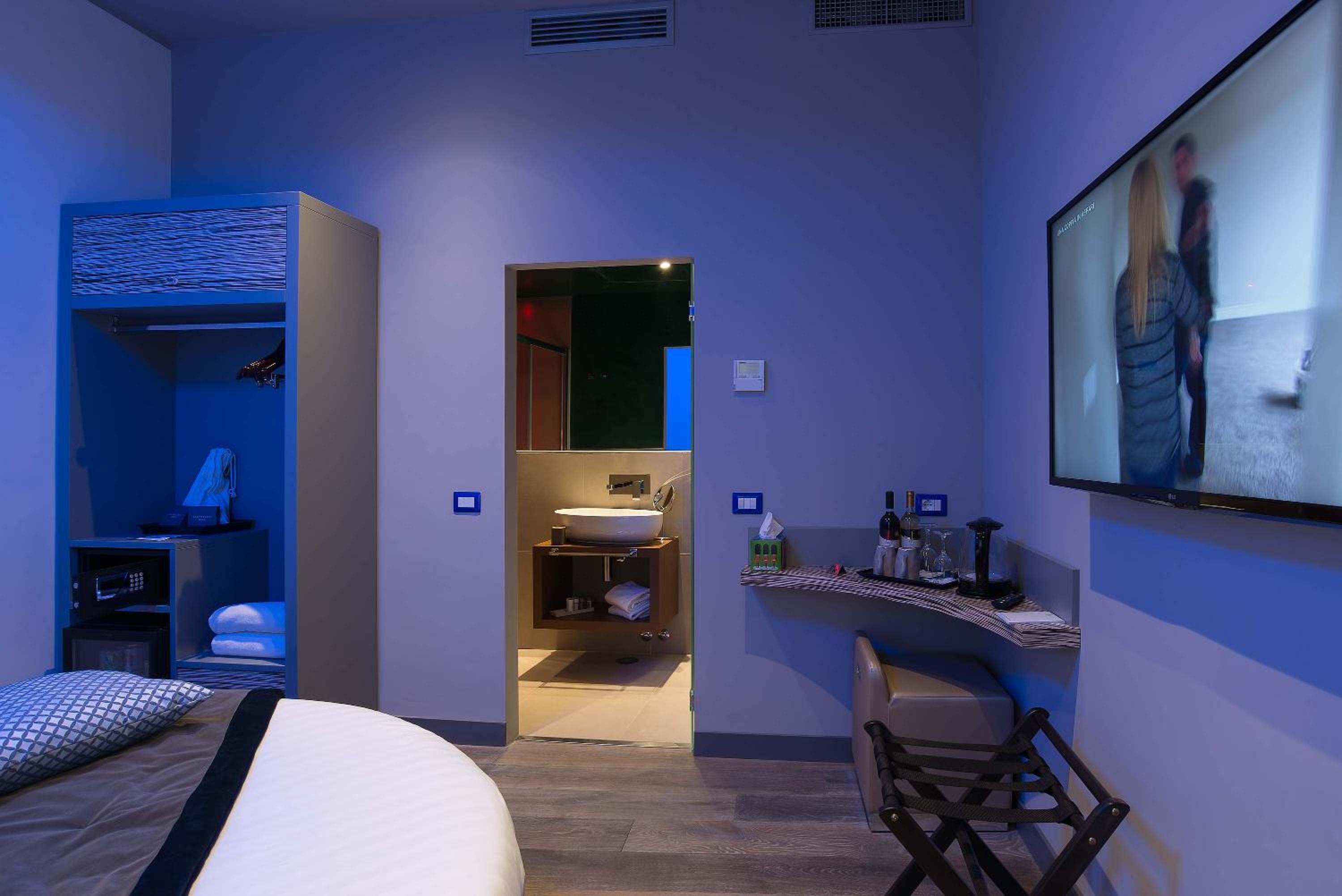 hotel room
