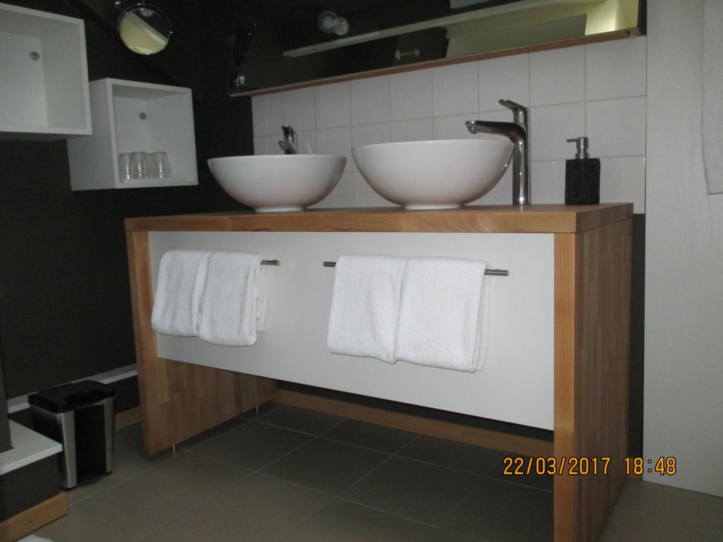 B&B Roseland