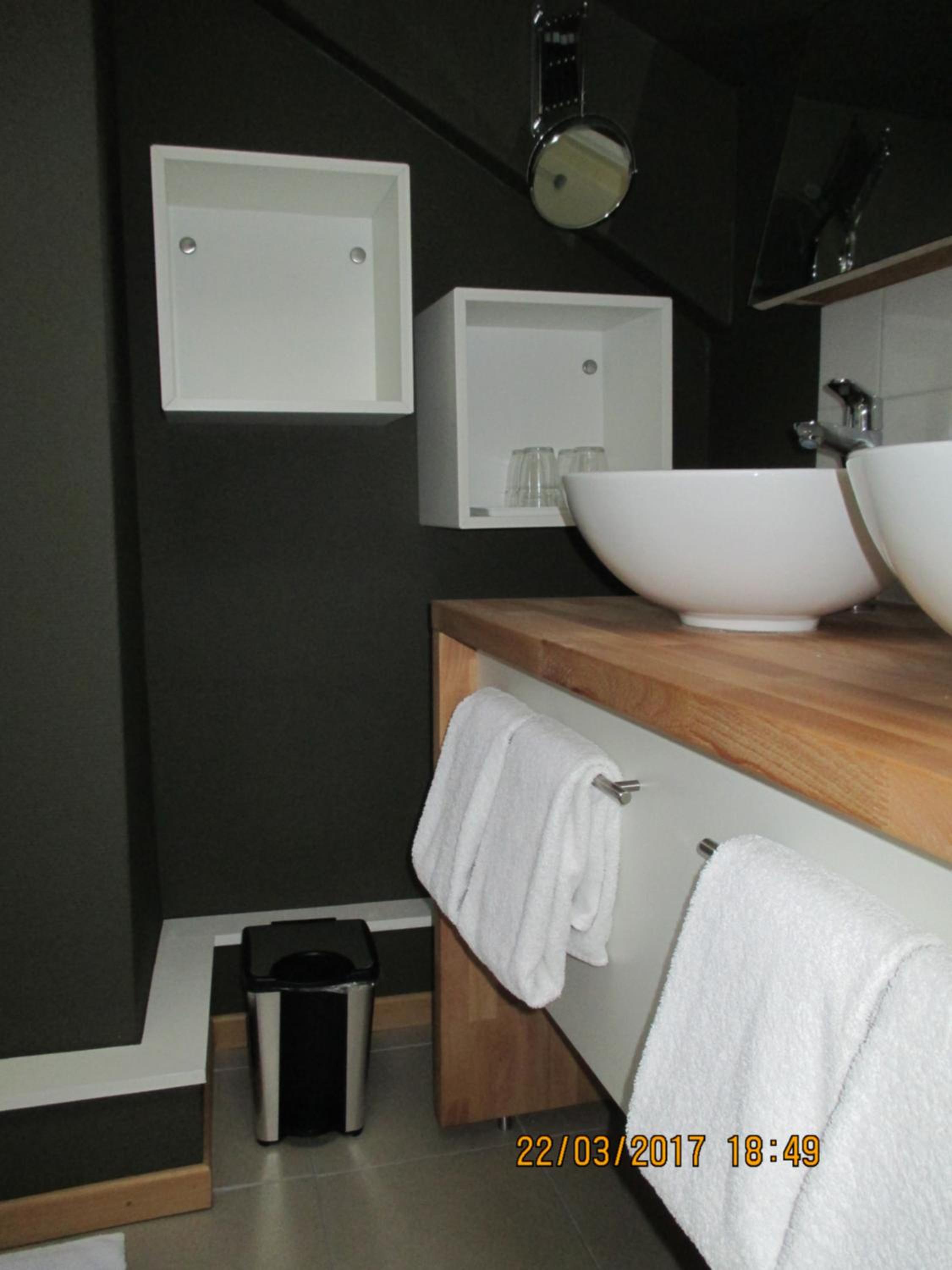 B&B Roseland