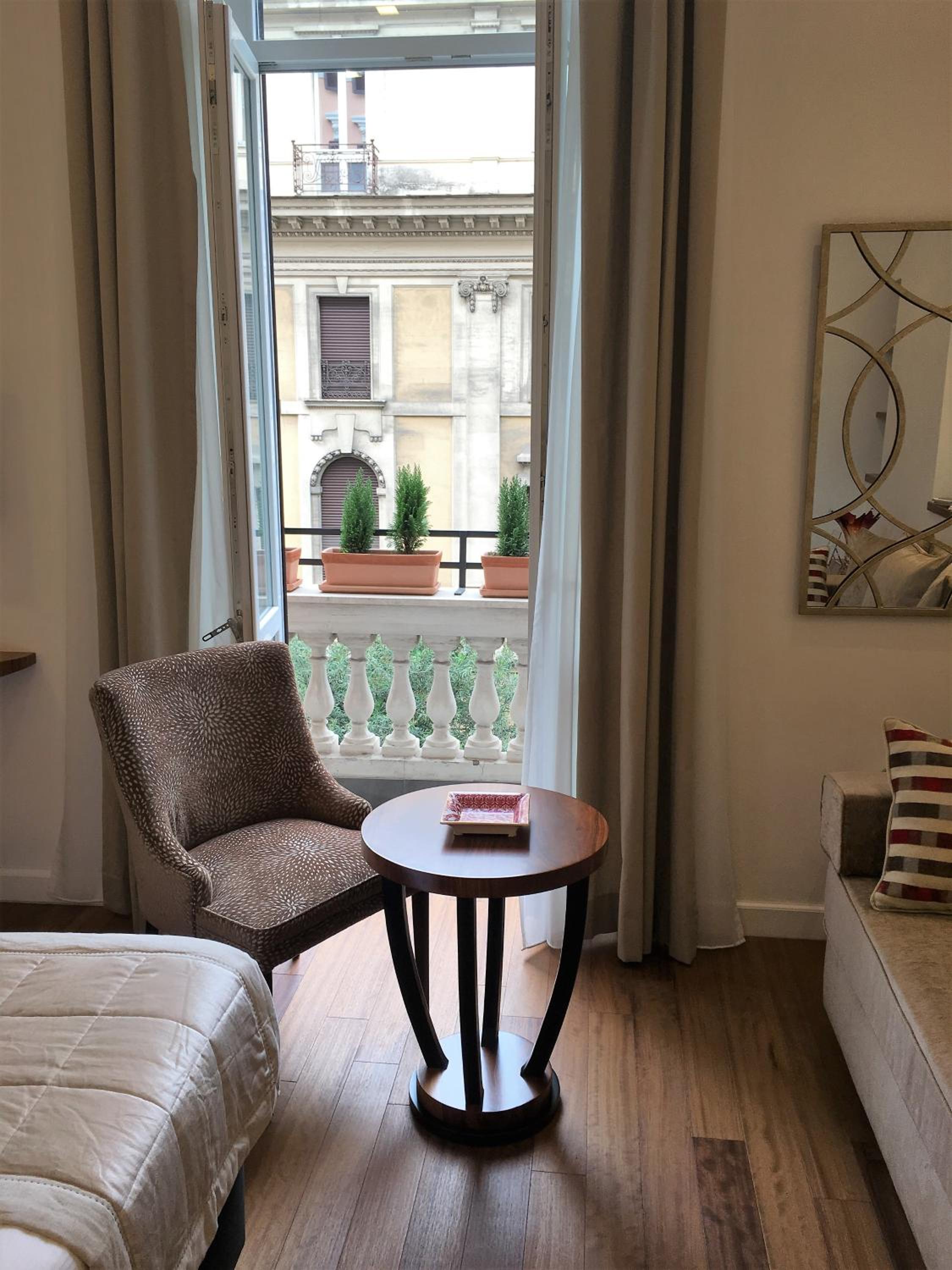 900 Piazza del Popolo